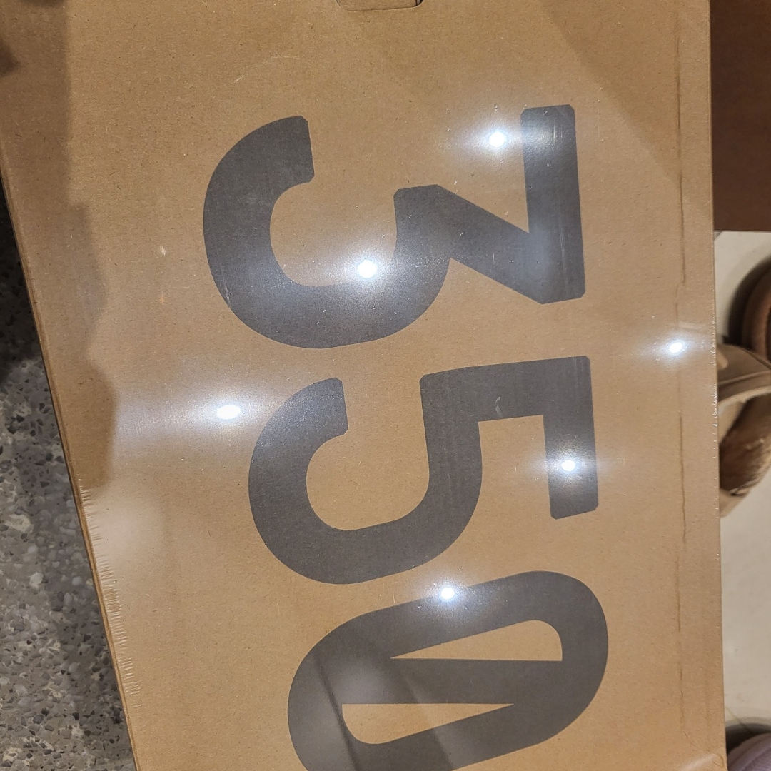 Adidas Yeezy Boost 350 V2 Beluga - Reflective 착용 스타일 - 4