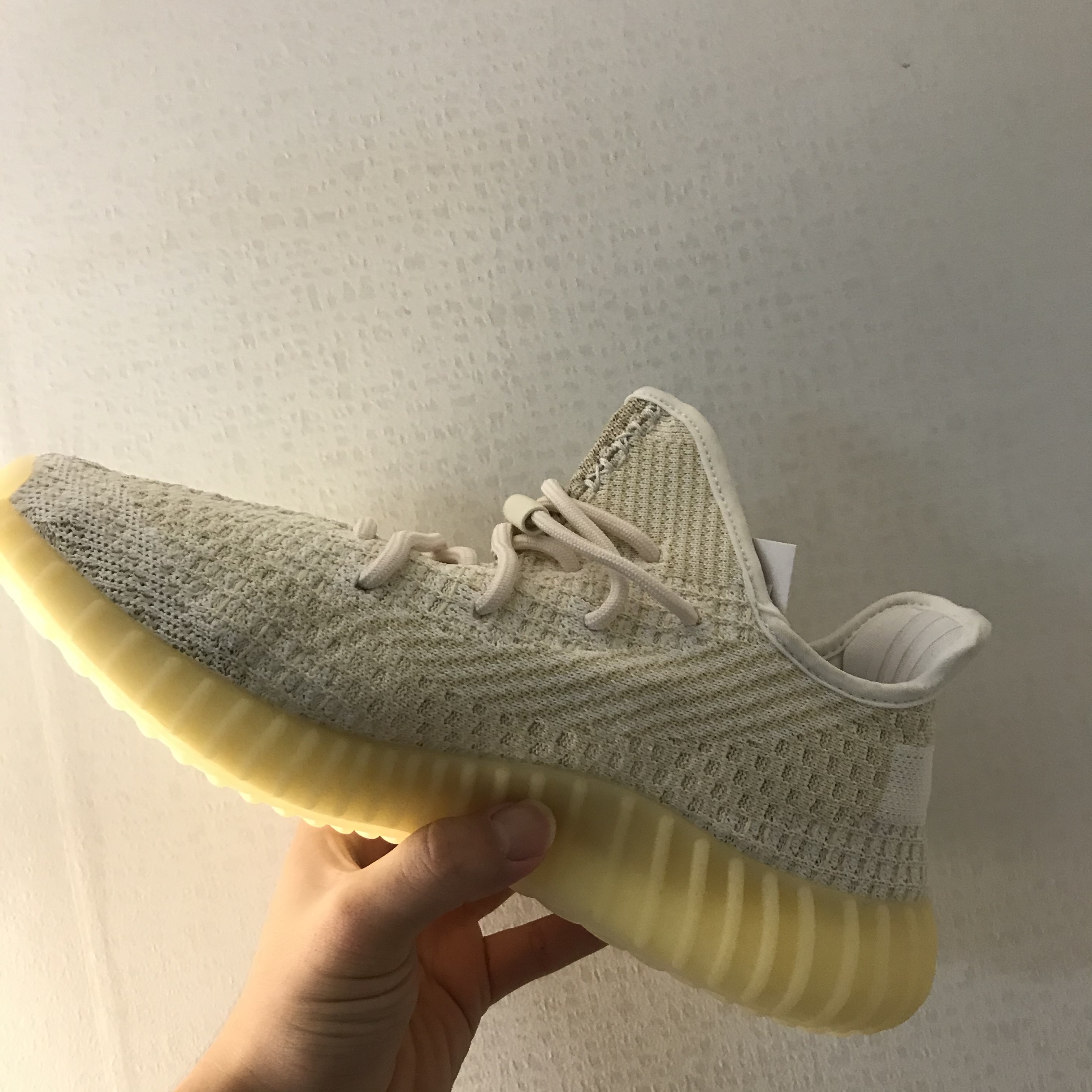 Adidas Yeezy Boost 350 V2 Natural 착용 스타일
