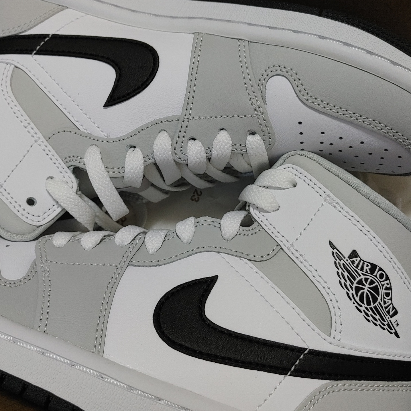 (W) Jordan 1 Mid Grey Fog 착용 스타일
