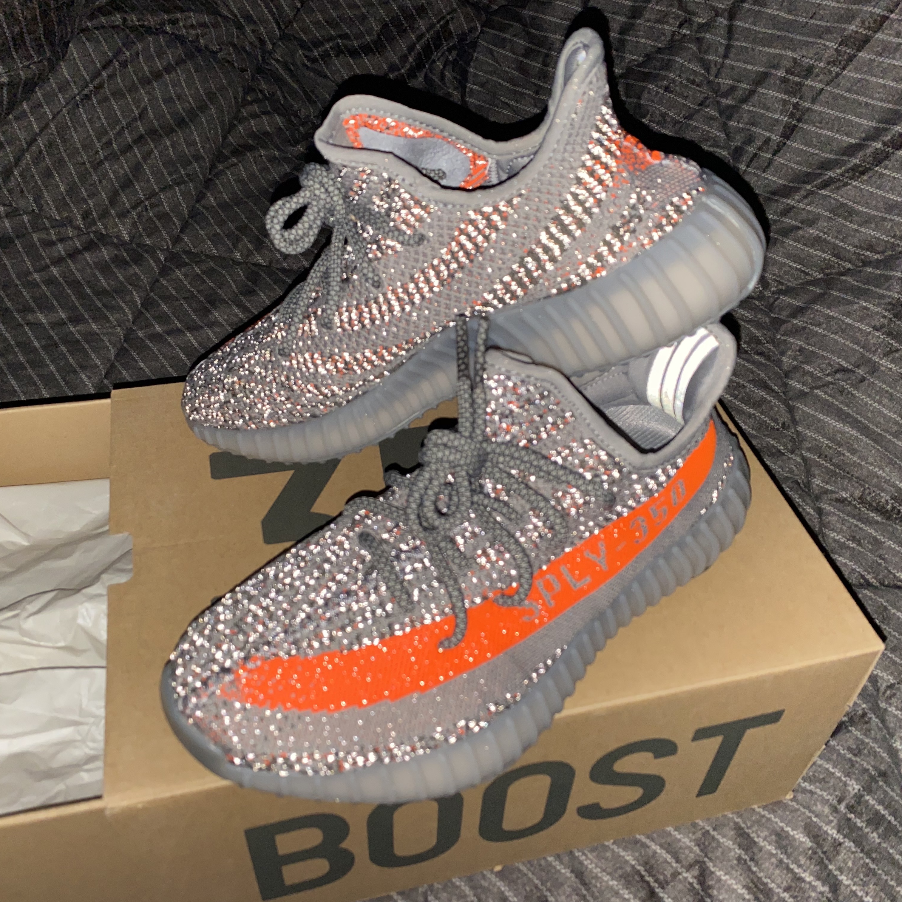 Adidas Yeezy Boost 350 V2 Beluga - Reflective 착용 스타일 - 2
