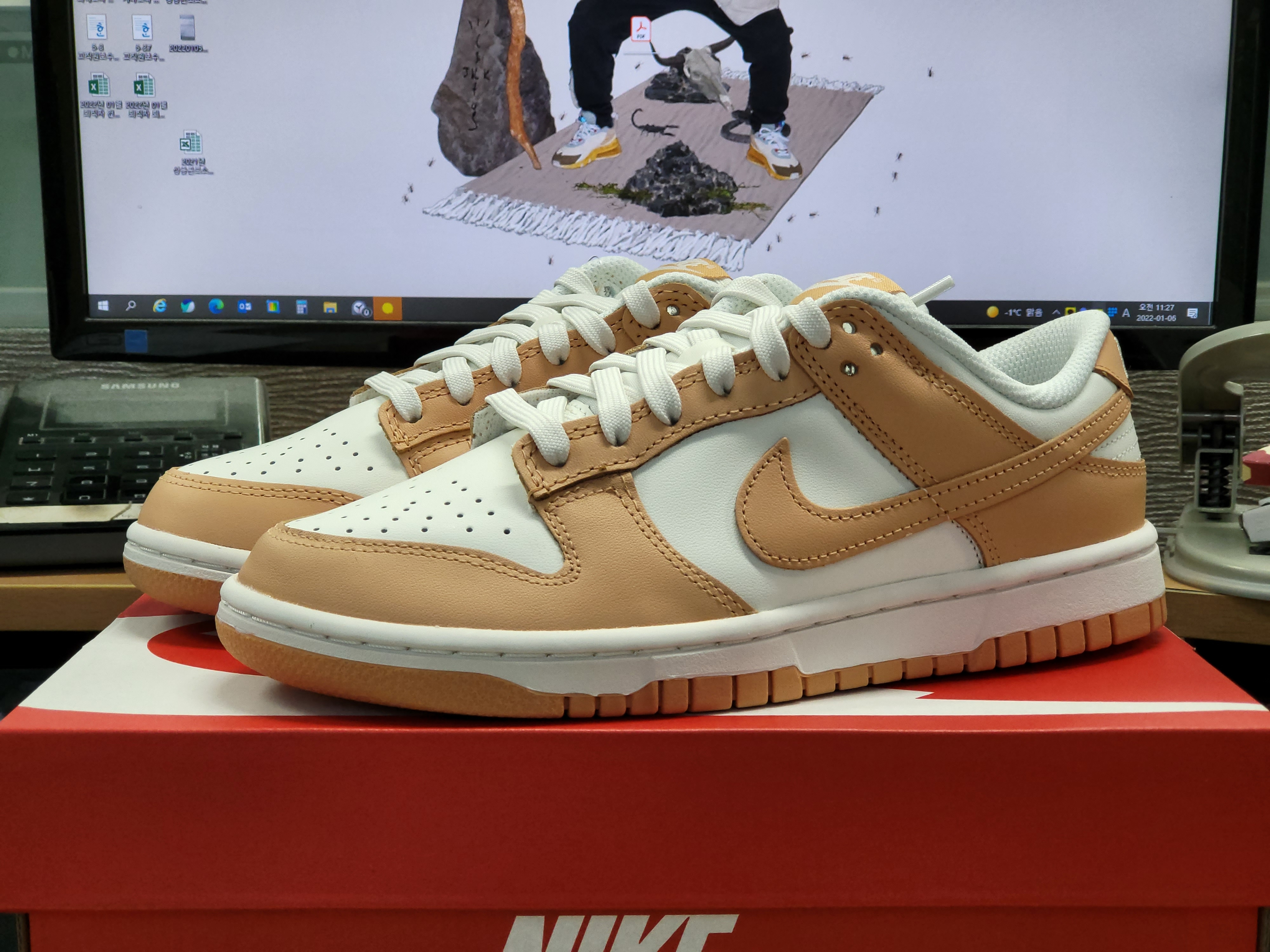 (W) Nike Dunk Low Harvest Moon 착용 스타일