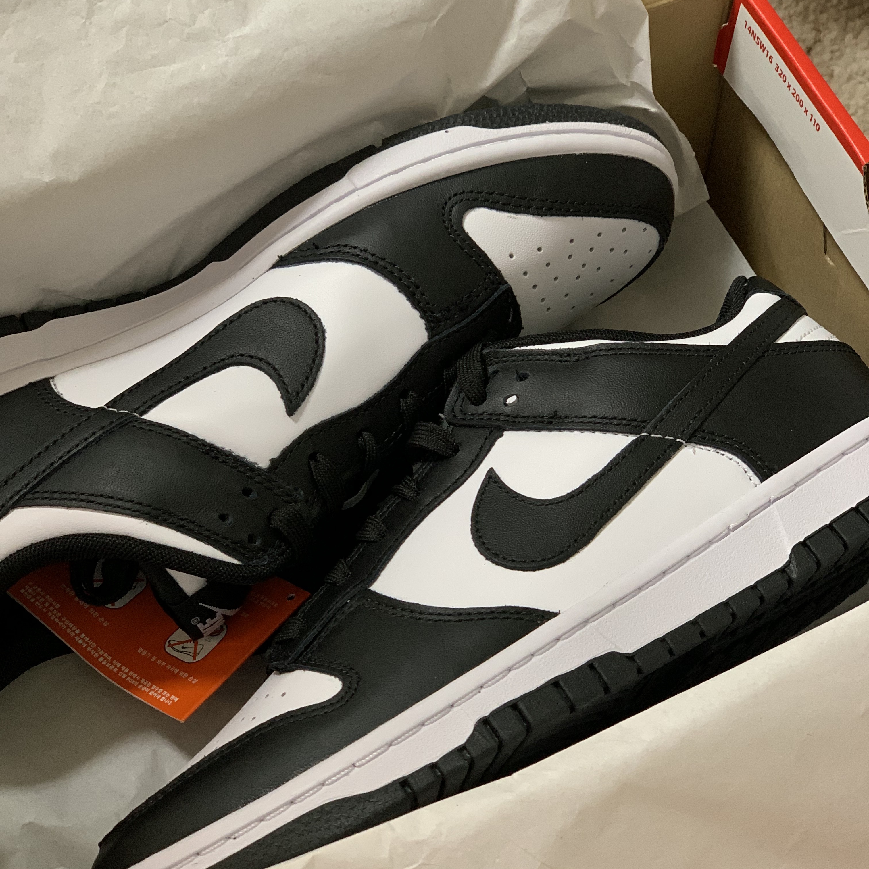 Nike Dunk Low Retro Black 착용 스타일