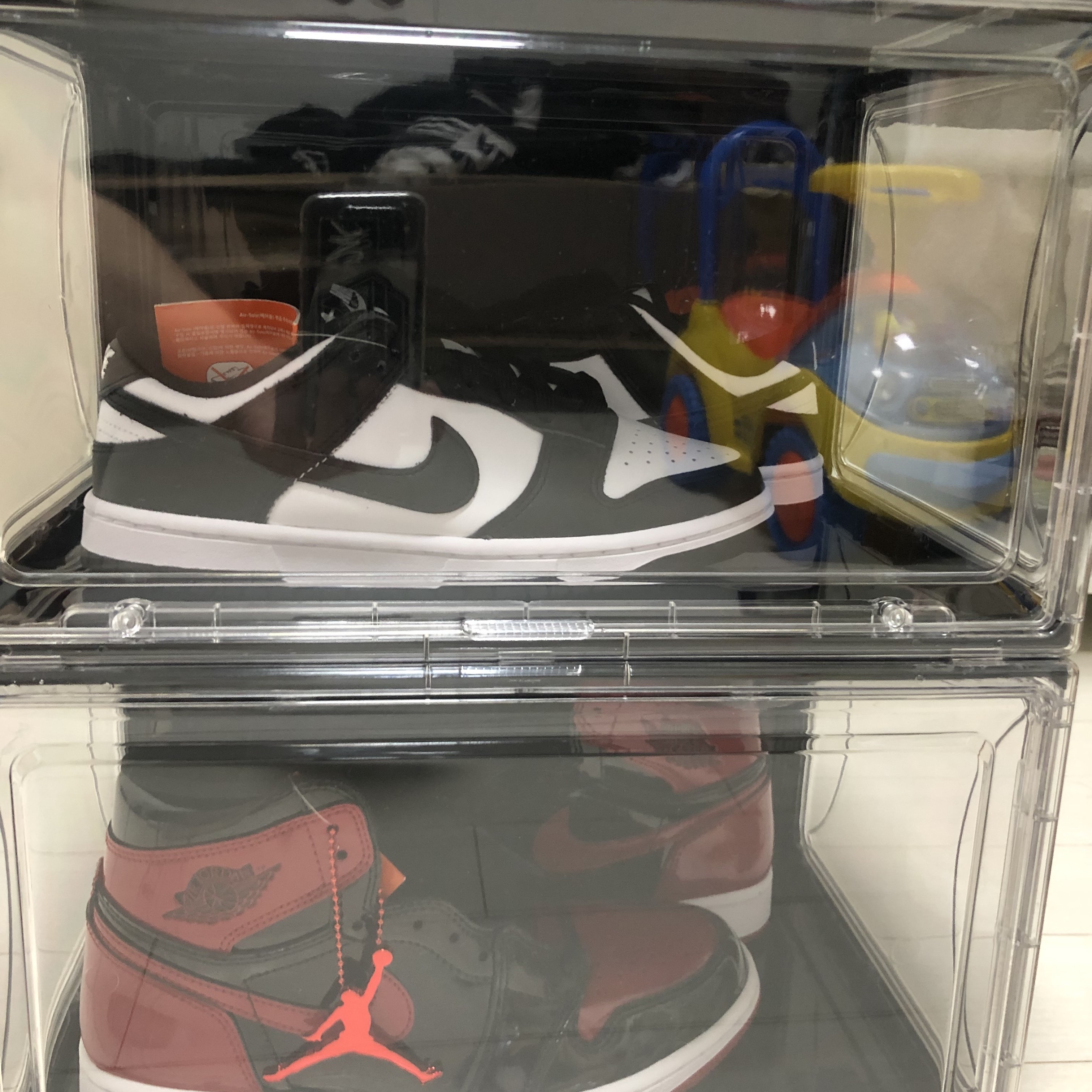 Nike Dunk Low Retro Black, Jordan 1 Retro High OG Patent Bred 착용 스타일 - 2