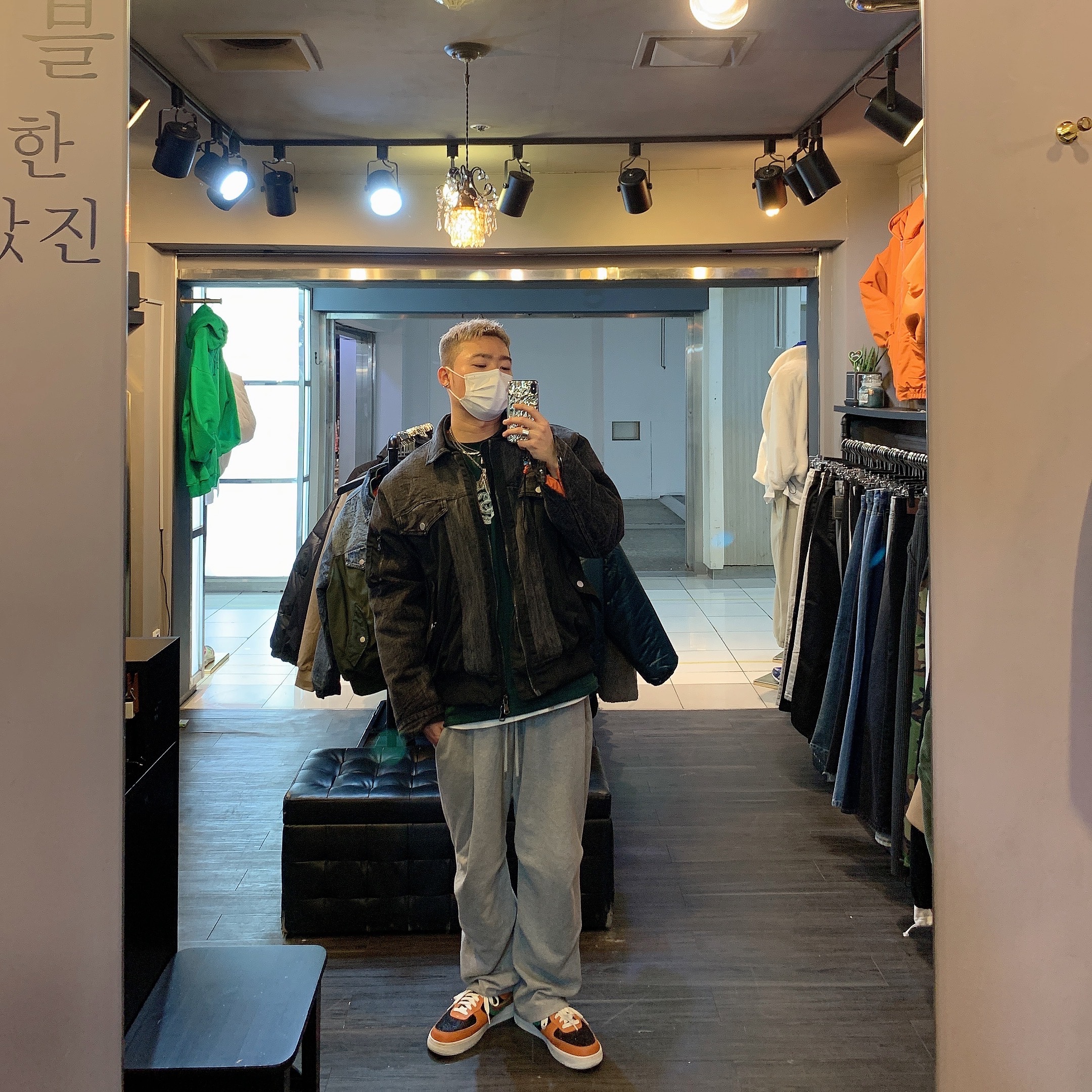 Nike Air Force 1 '07 LX Siempre Familia 착용 스타일 - 2