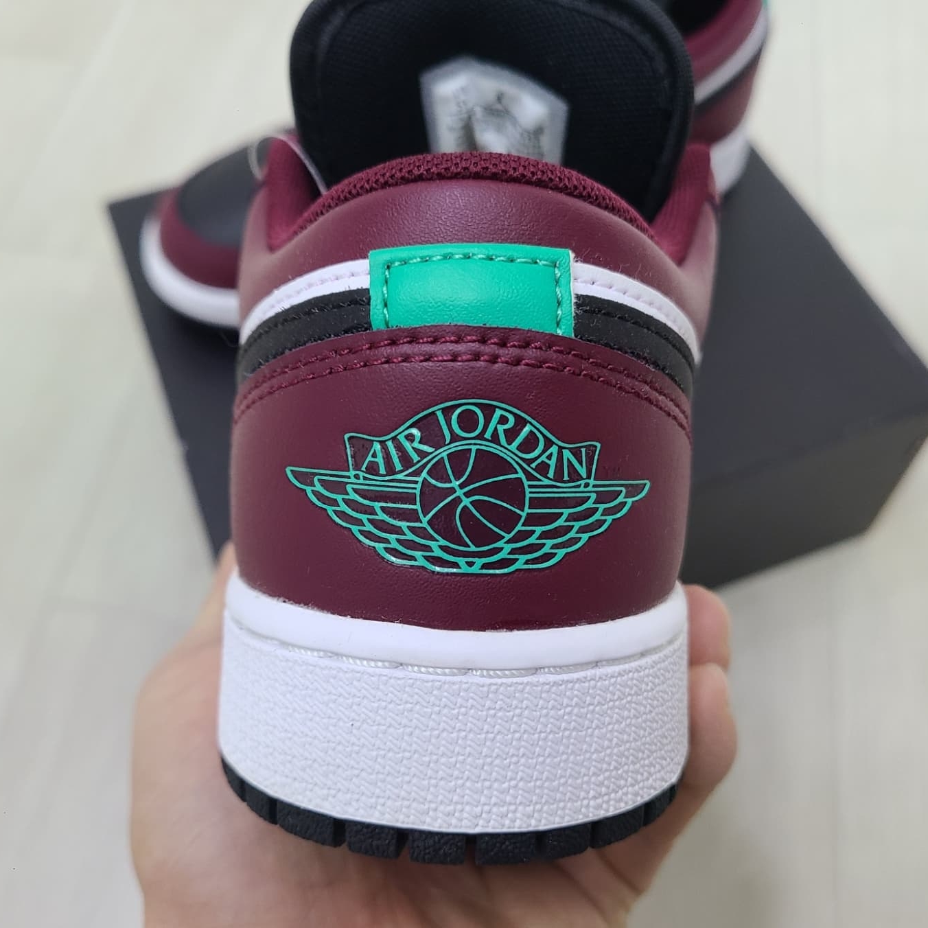 (GS) Jordan 1 Low SE Dark Beetroot Roma Green 착용 스타일 - 3