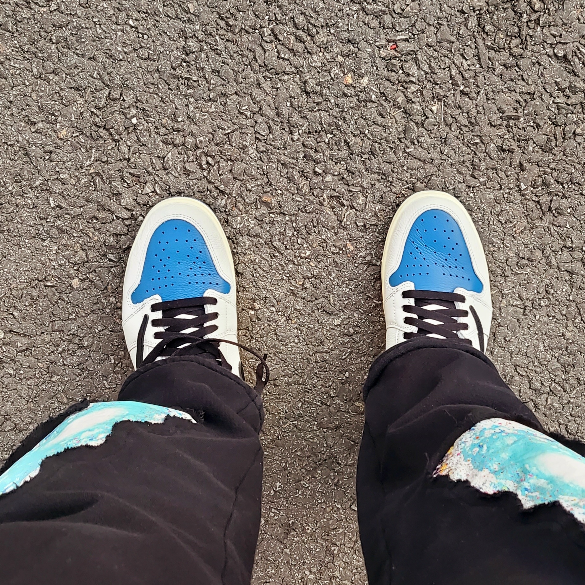 Jordan 1 x Travis Scott x Fragment Retro High OG SP Military Blue 착용 스타일 - 5