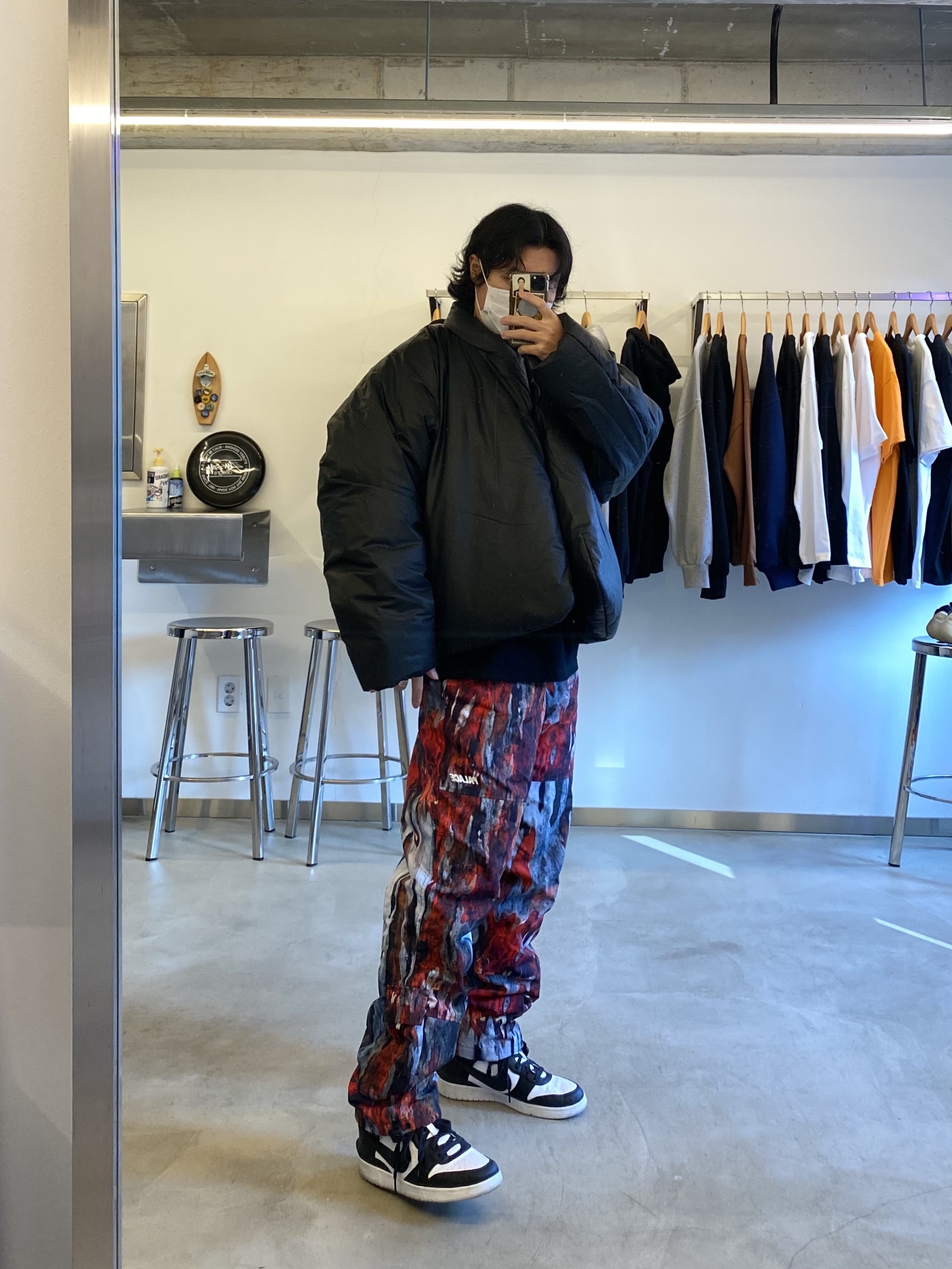Yeezy Gap Round Jacket Black, Palace Utility Pants Tree Bark - 21FW 착용 스타일 - 1