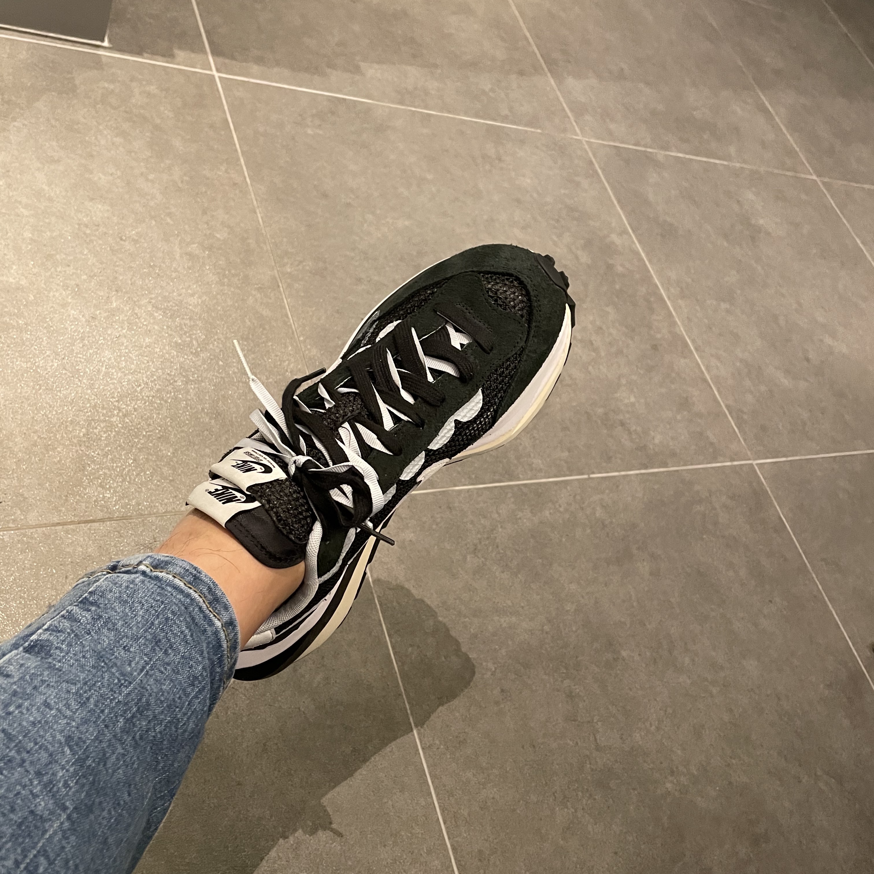 Nike x Sacai VaporWaffle Black White 착용 스타일