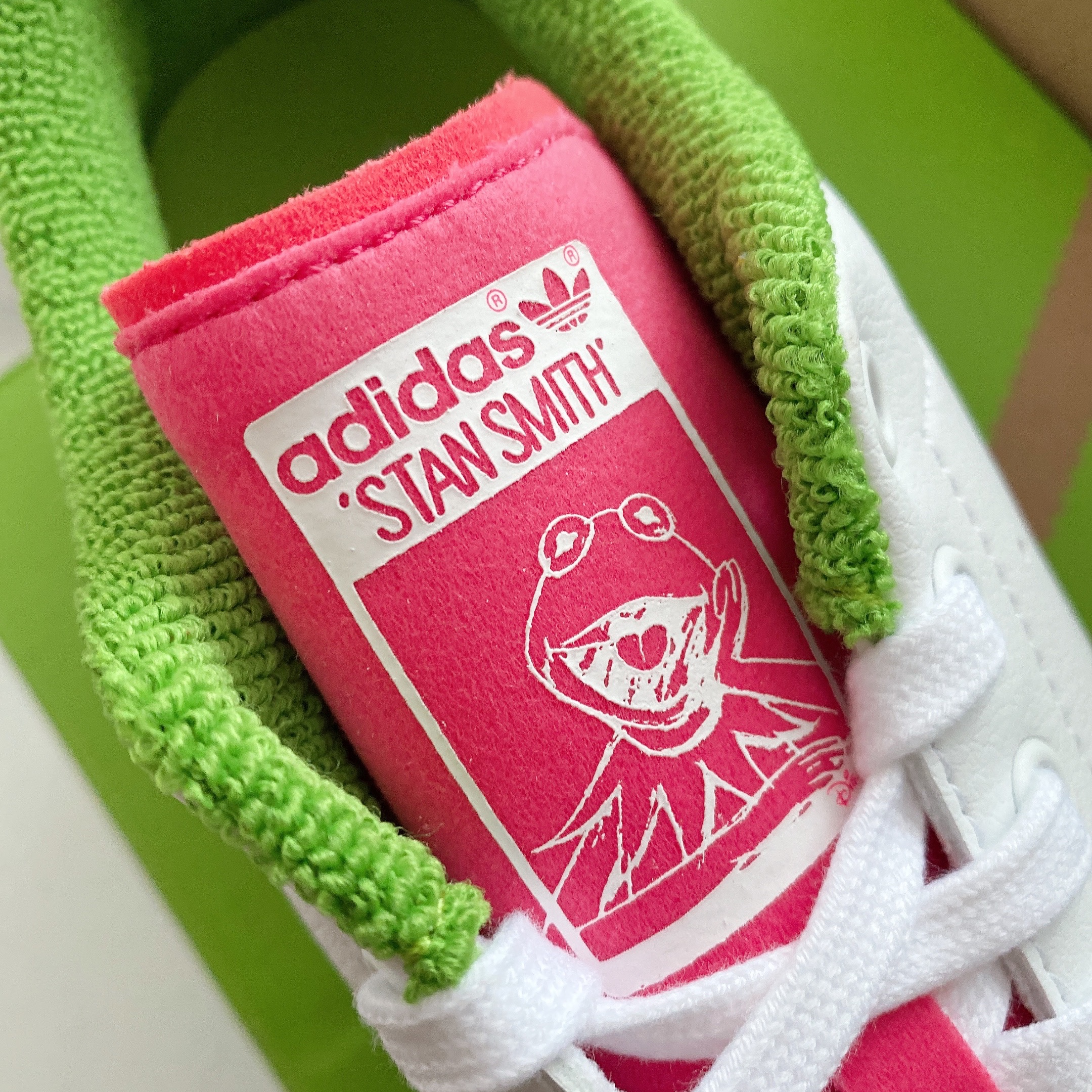 Adidas x Disney Stan Smith Kermit The Frog Green 착용 스타일 - 4