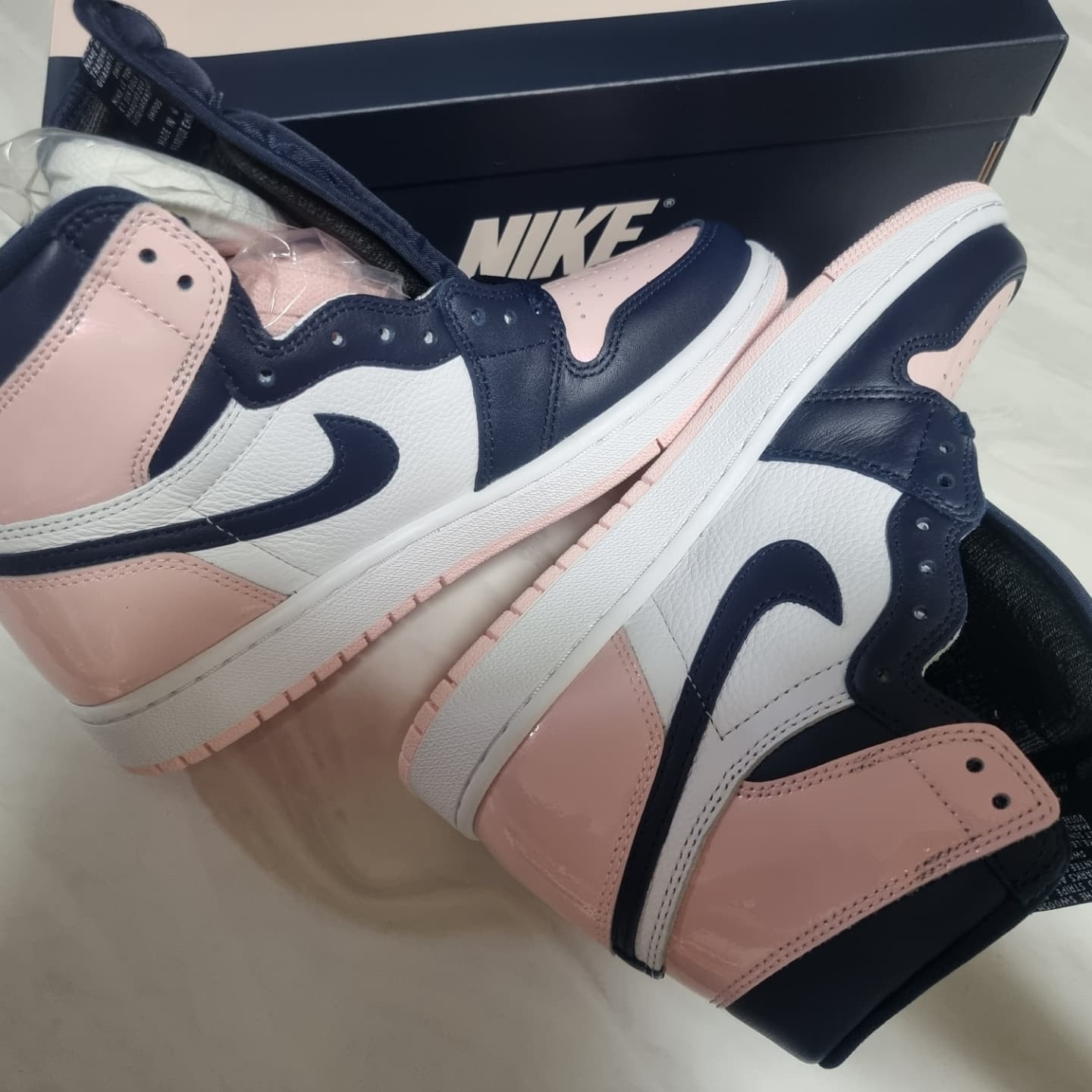 (W) Jordan 1 Retro High OG Atmosphere 착용 스타일 - 3