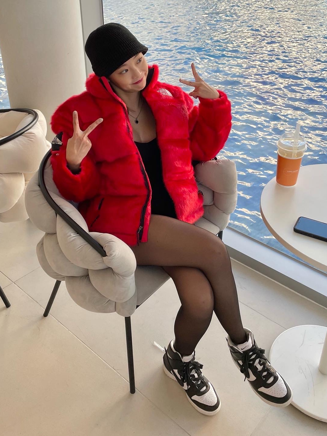 Supreme x The North Face Faux Fur Nuptse Jacket Red - 20FW, Nike x Ambush Dunk High Black 착용 스타일 - 2