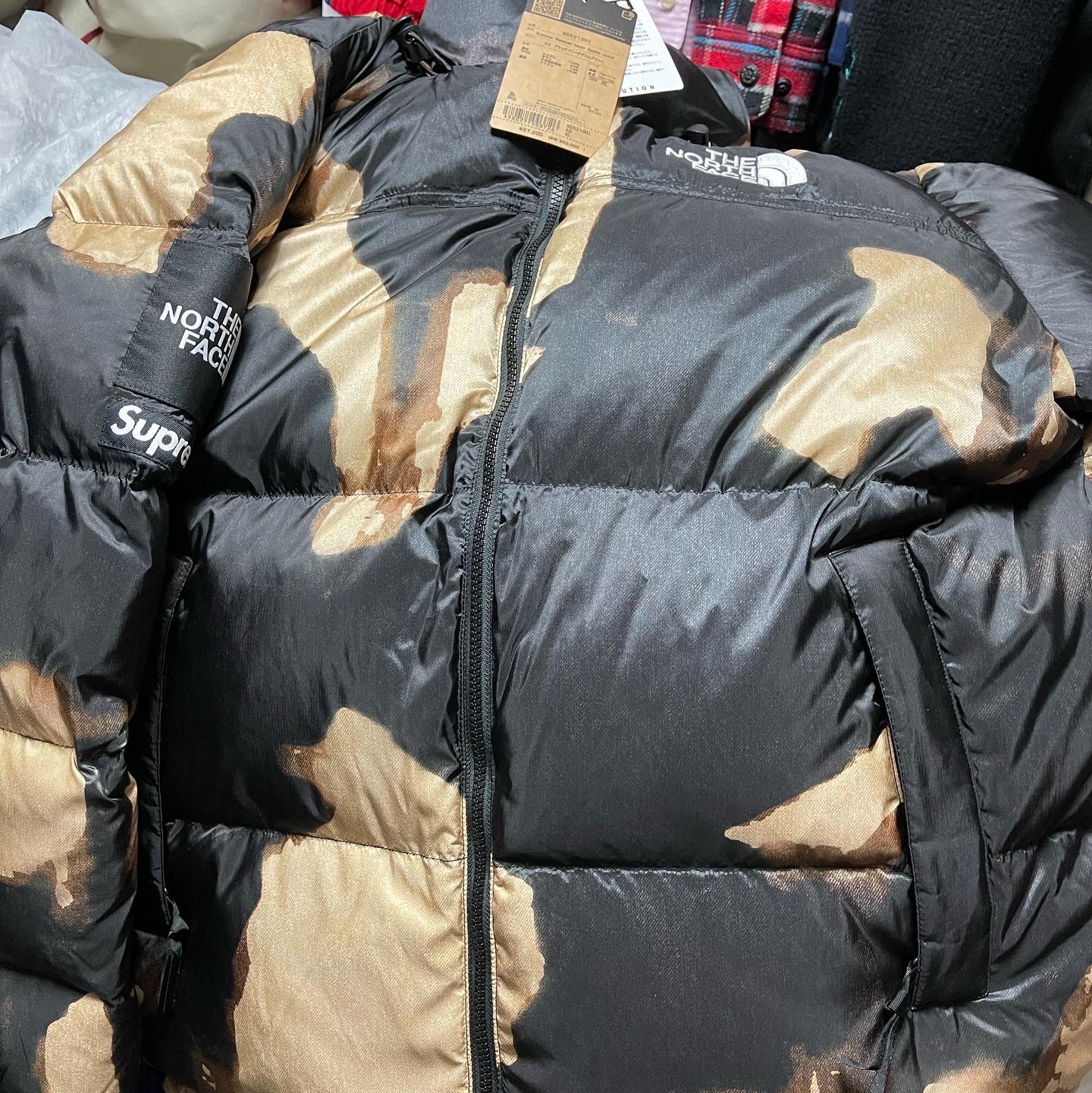 Supreme x The North Face Bleached Denim Print Nuptse Jacket Black - 21FW 착용 스타일