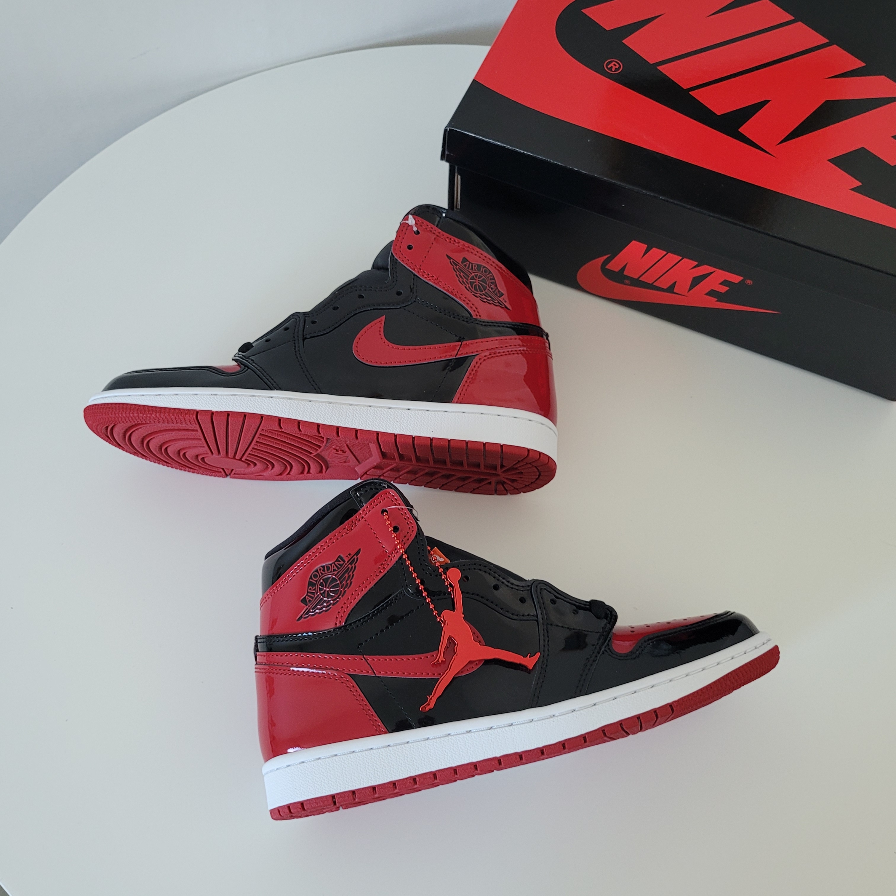 Jordan 1 Retro High OG Patent Bred 착용 스타일 - 1