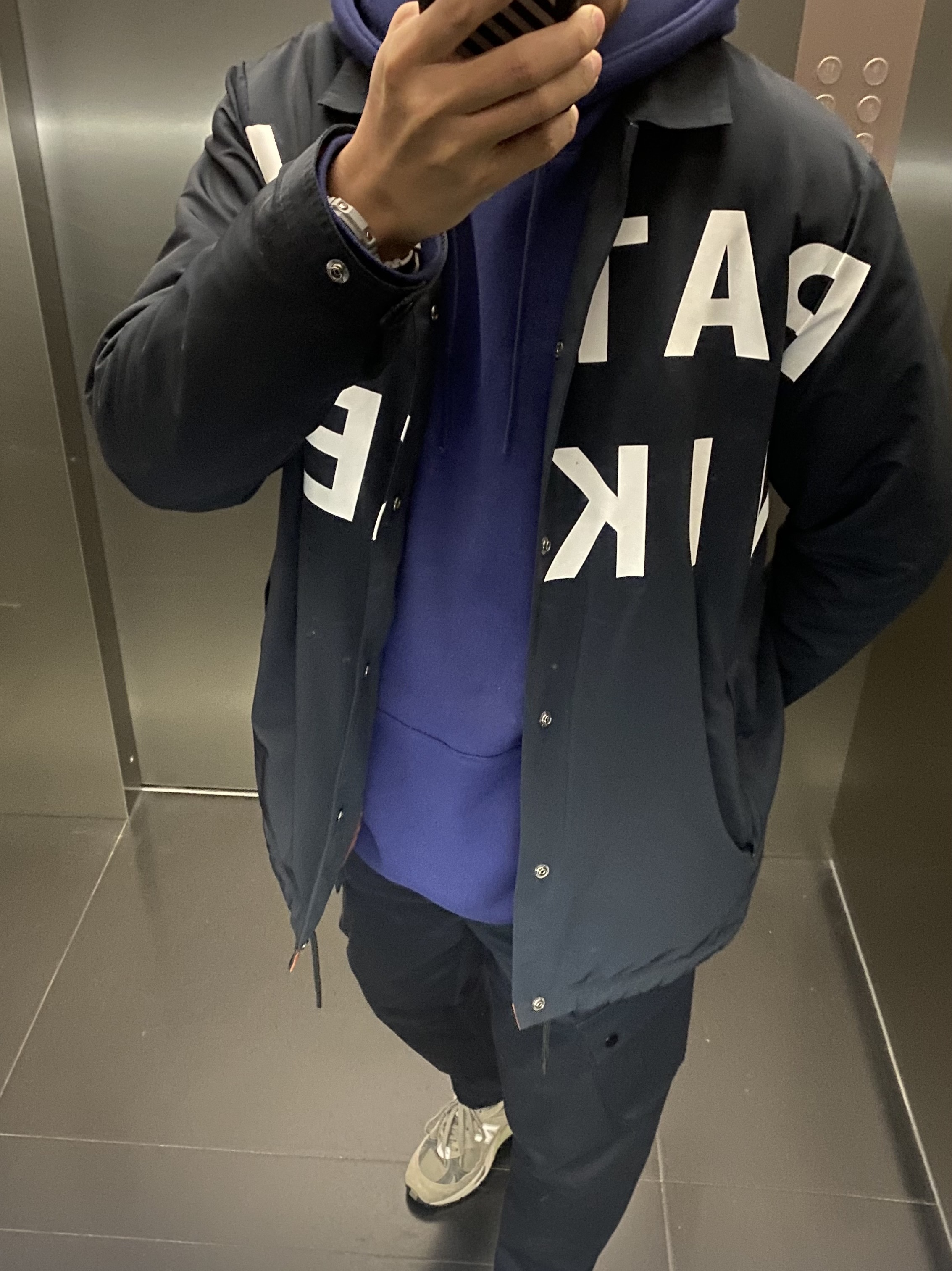 Nike x Patta Coach Jacket Dark Obsidian, New Balance 991 Made in UK Grey 착용 스타일