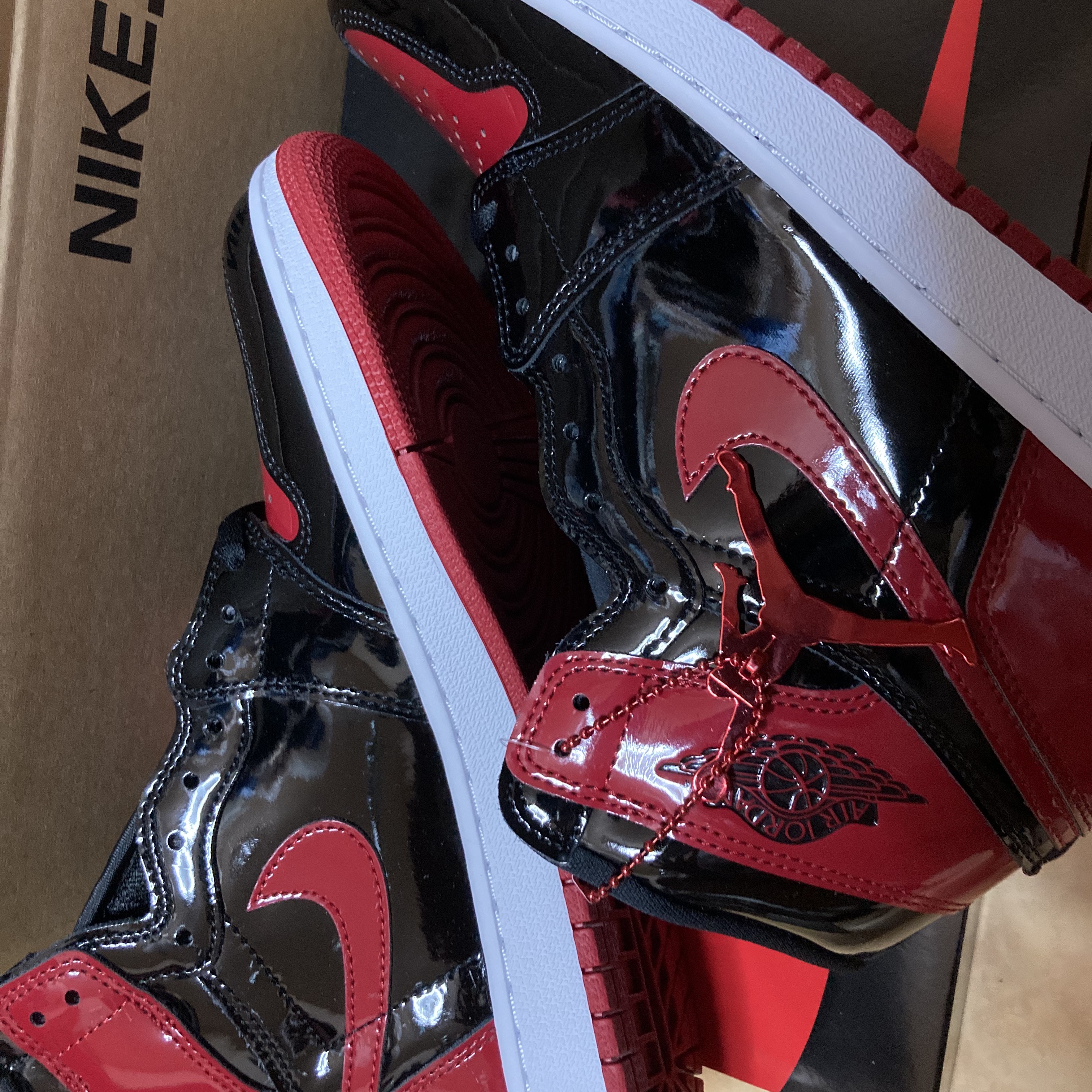Jordan 1 Retro High OG Patent Bred 착용 스타일