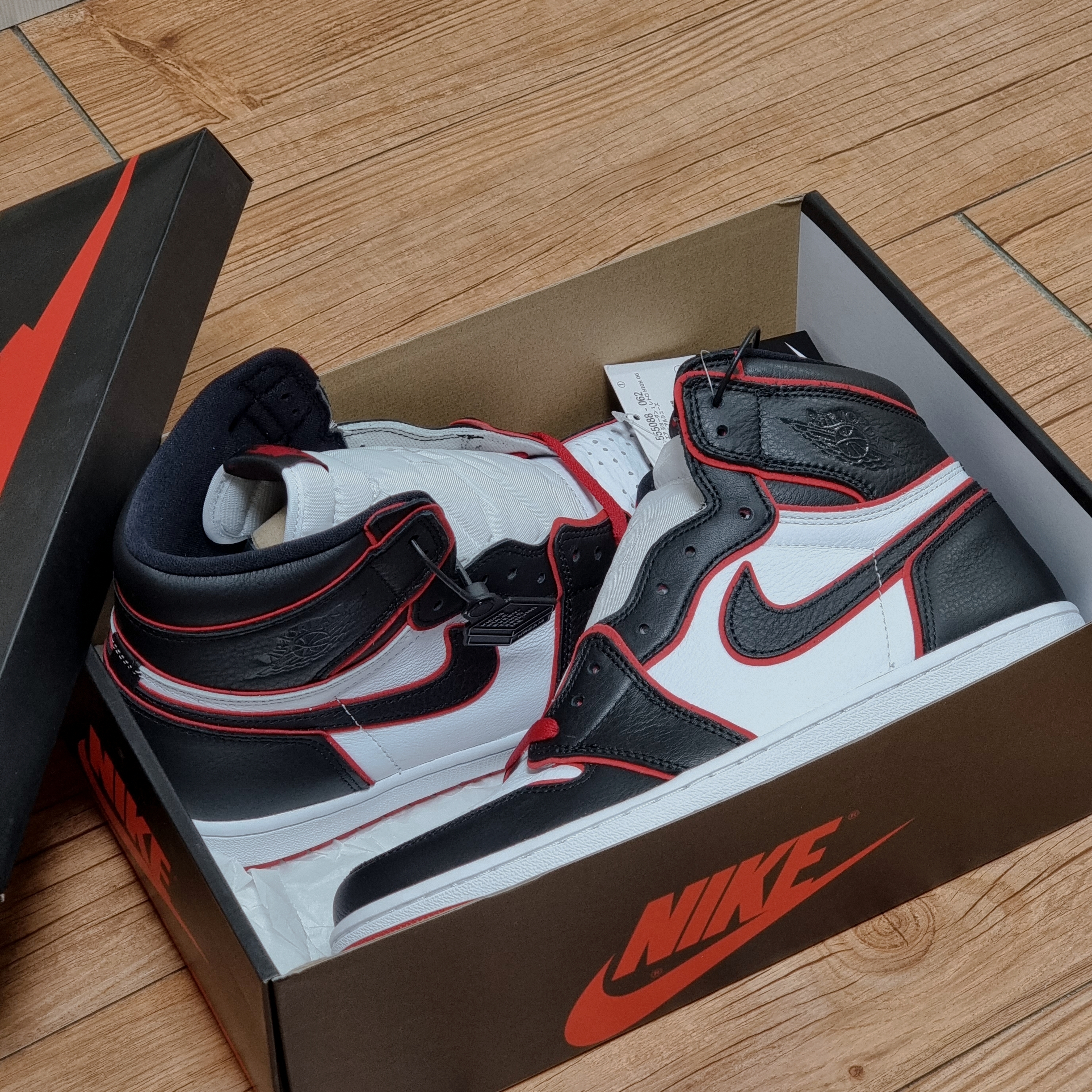 Jordan 1 Retro High OG Bloodline 착용 스타일 - 1