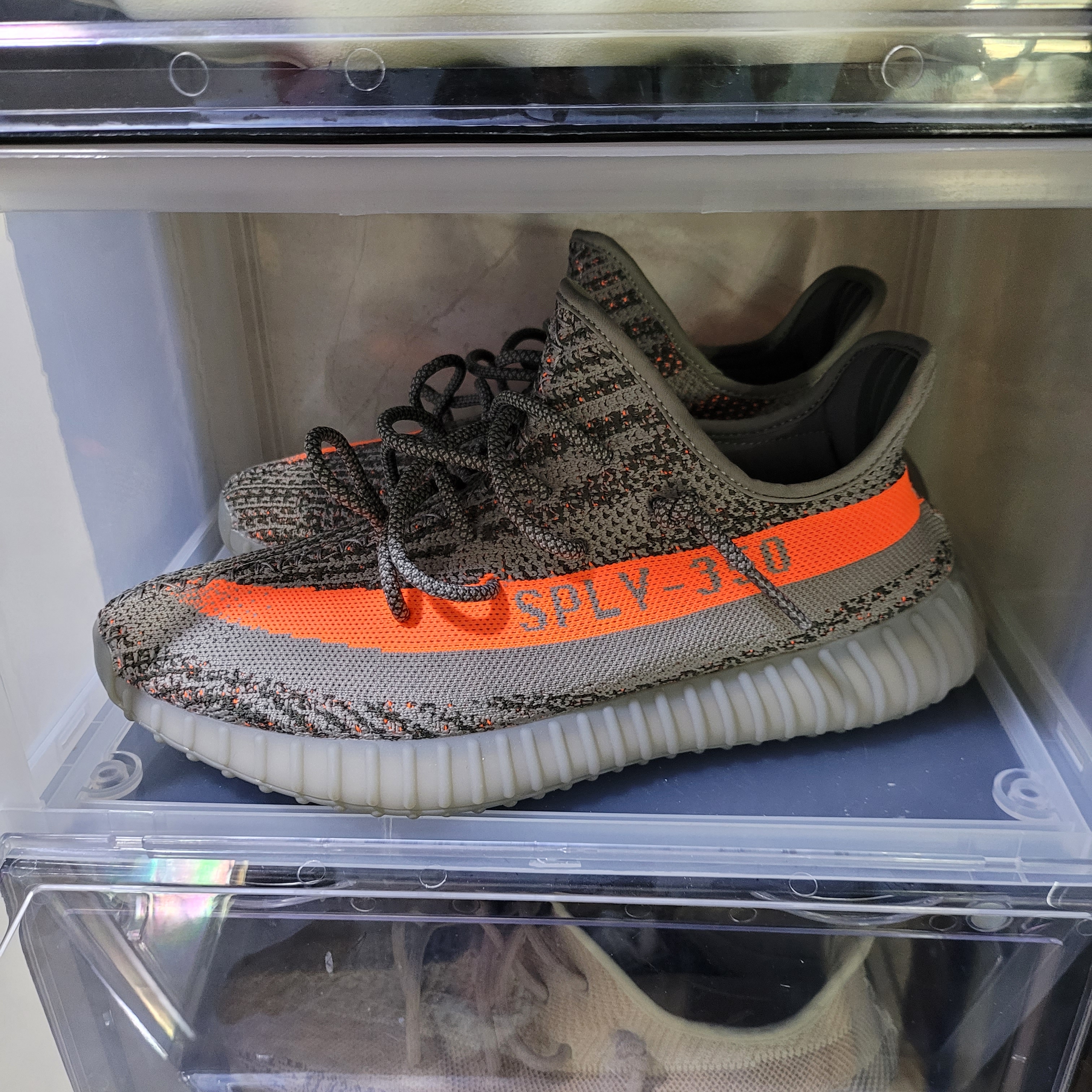 Adidas Yeezy Boost 350 V2 Beluga - Reflective 착용 스타일