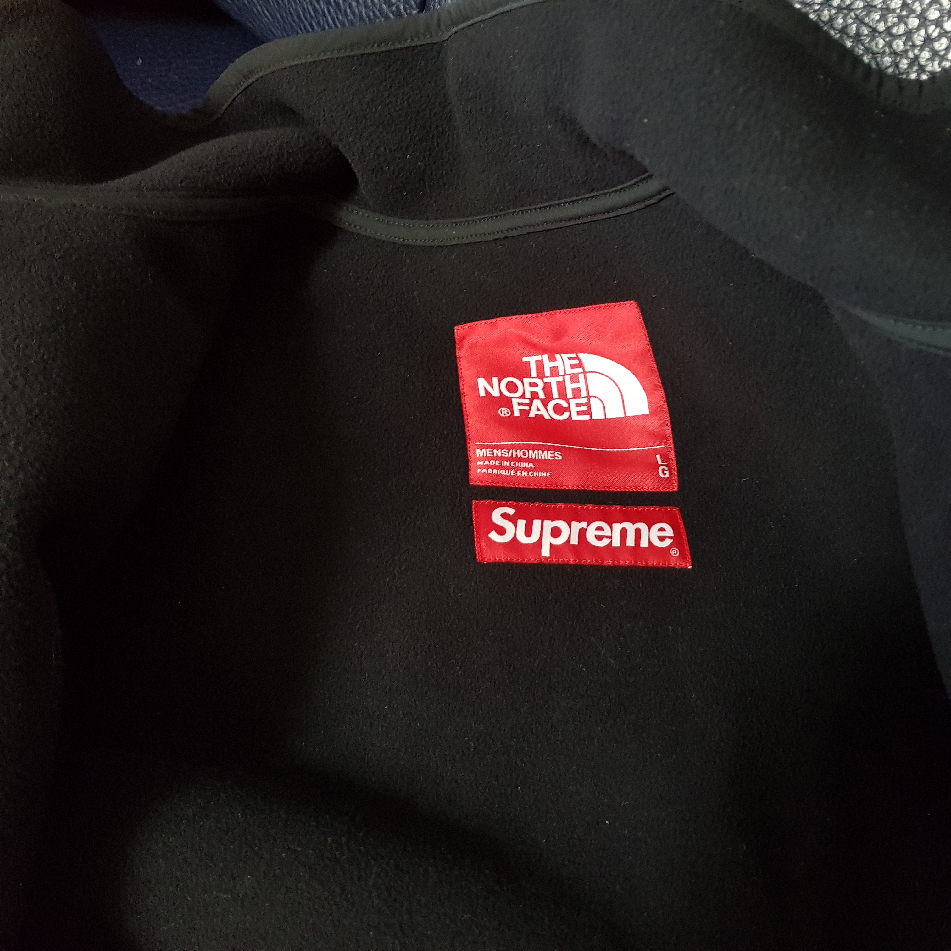 Supreme x The North Face Bleached Denim Print Fleece Jacket Black - 21FW 착용 스타일 - 2