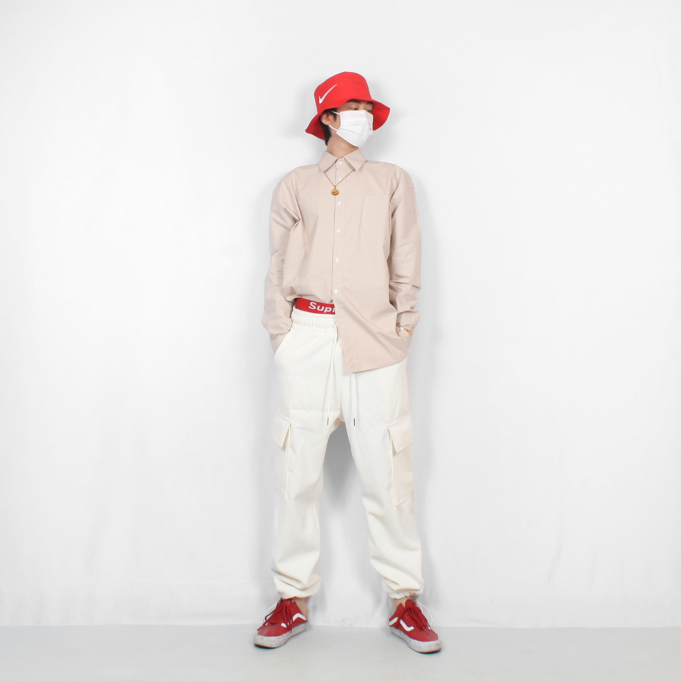 Nike x Stussy Bucket Hat Habanero Red, Supreme Hanes Boxer Briefs White (4 Pack) 착용 스타일 - 3