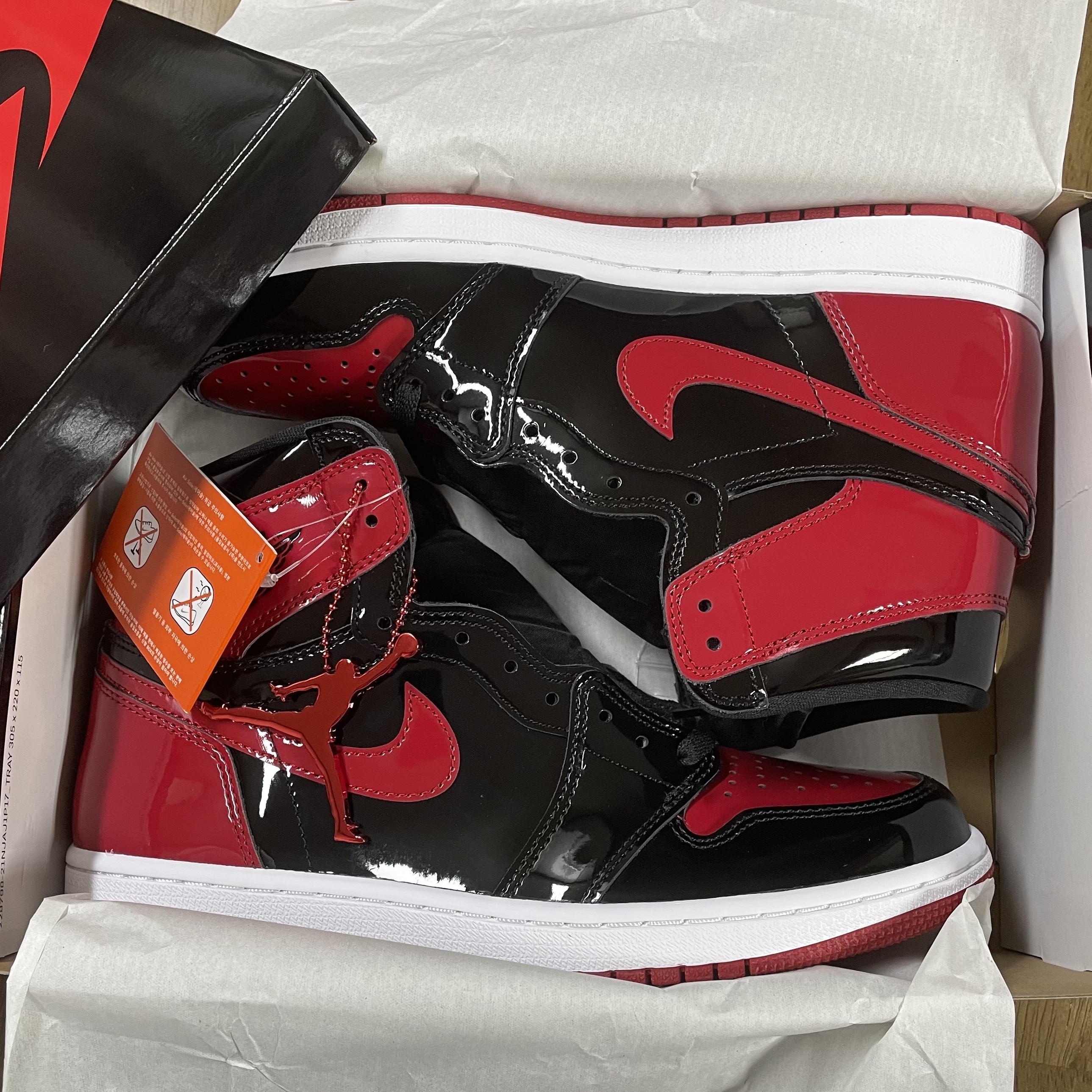Jordan 1 Retro High OG Patent Bred 착용 스타일