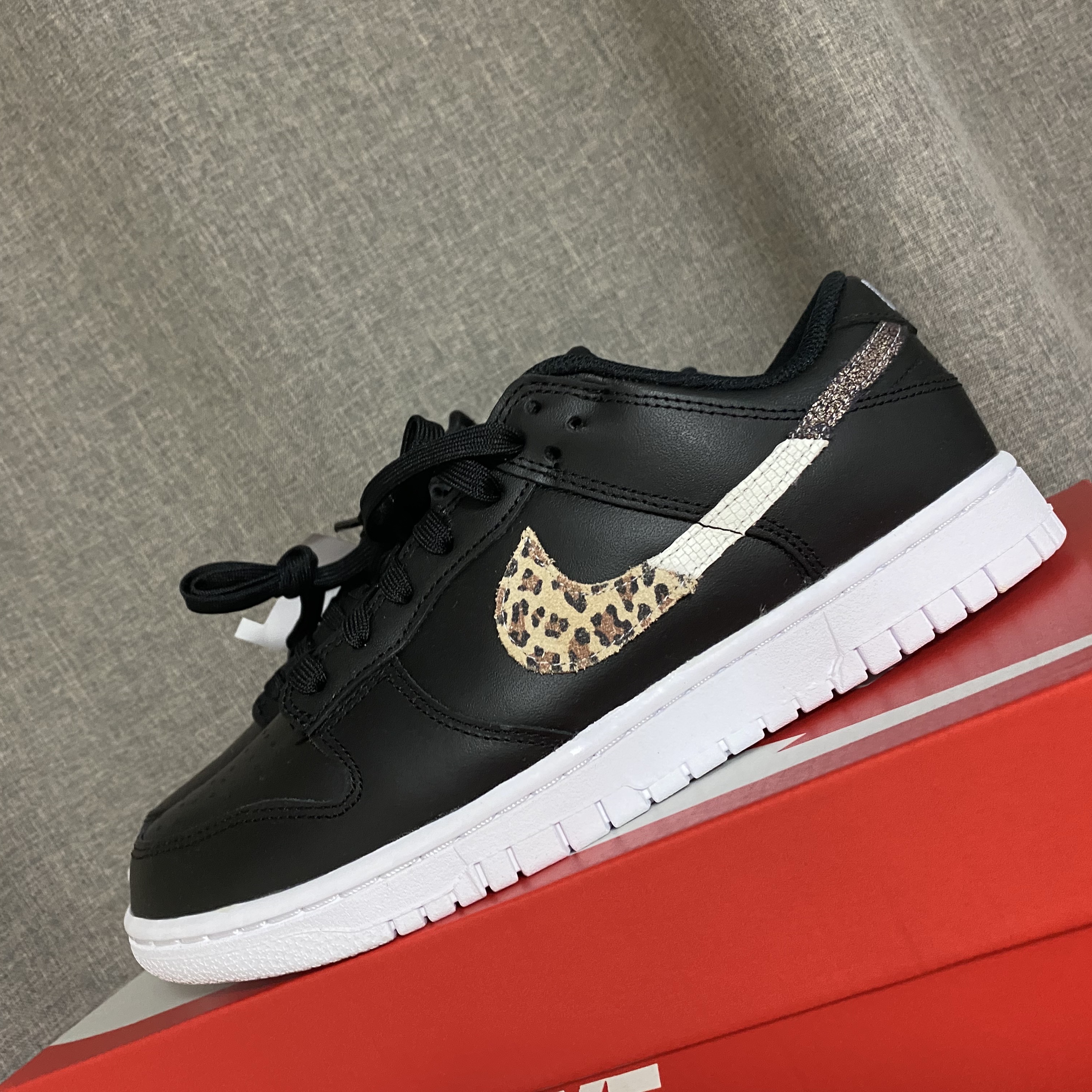 (W) Nike Dunk Low SE Primal Black 착용 스타일