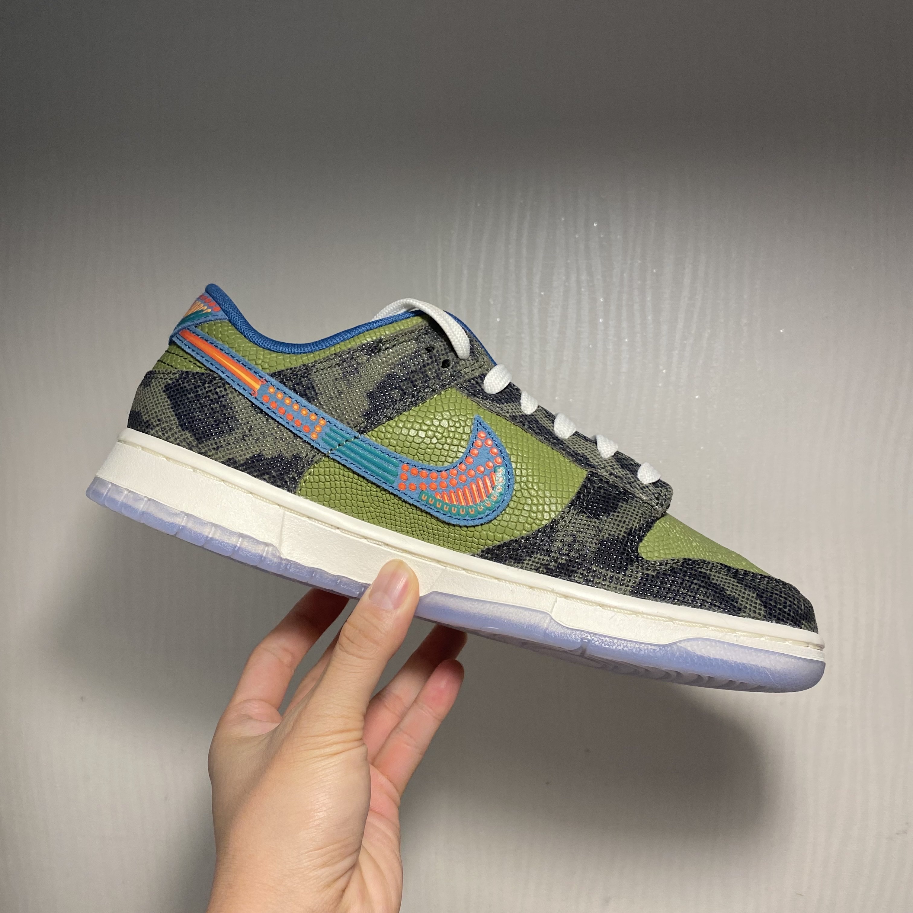 Nike Dunk Low Premium Siempre Familia 착용 스타일 - 5