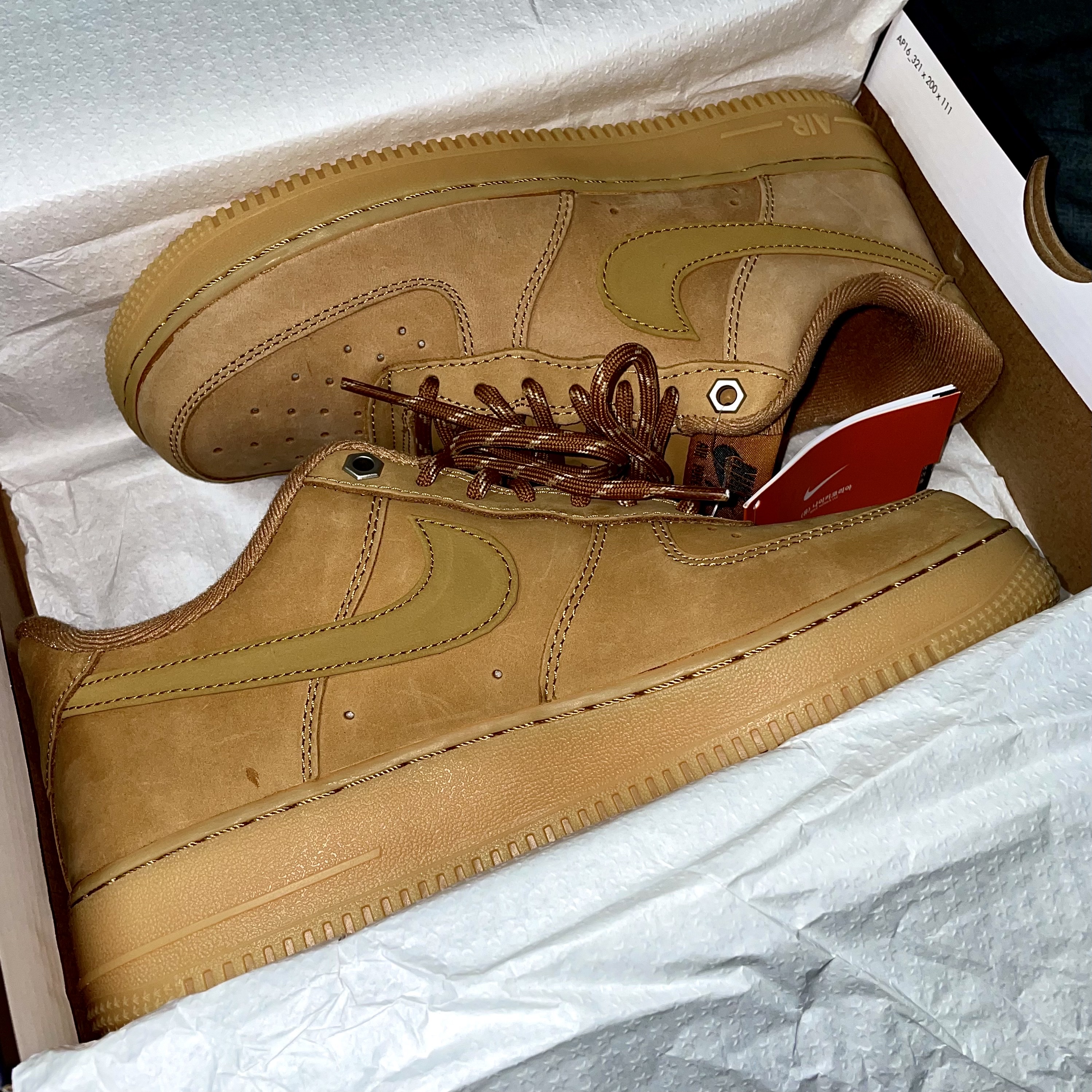 Nike Air Force 1 '07 WB Flax 착용 스타일