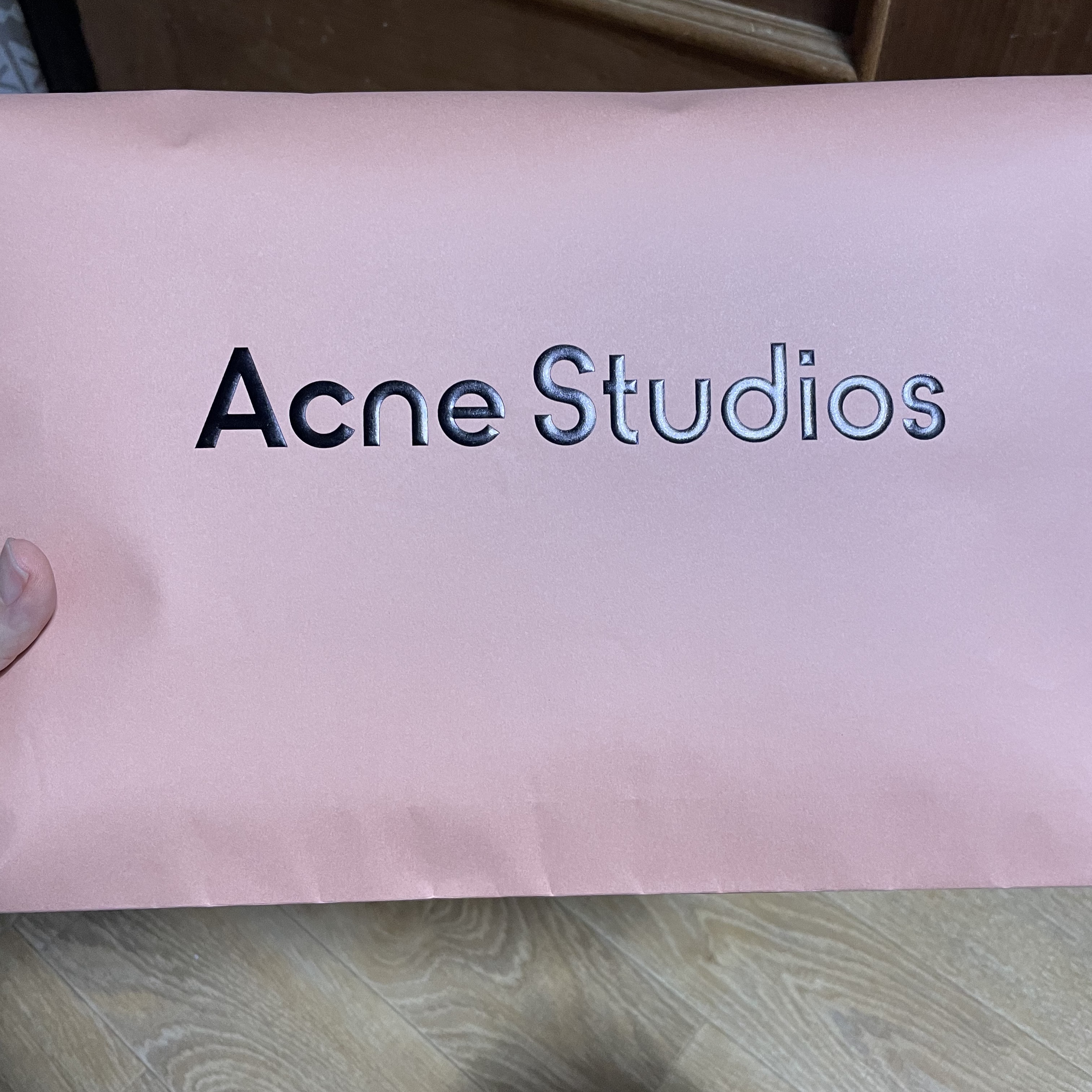 Acne Studios Canada Narrow New Wool Muffler Light Grey Melange 착용 스타일 - 1