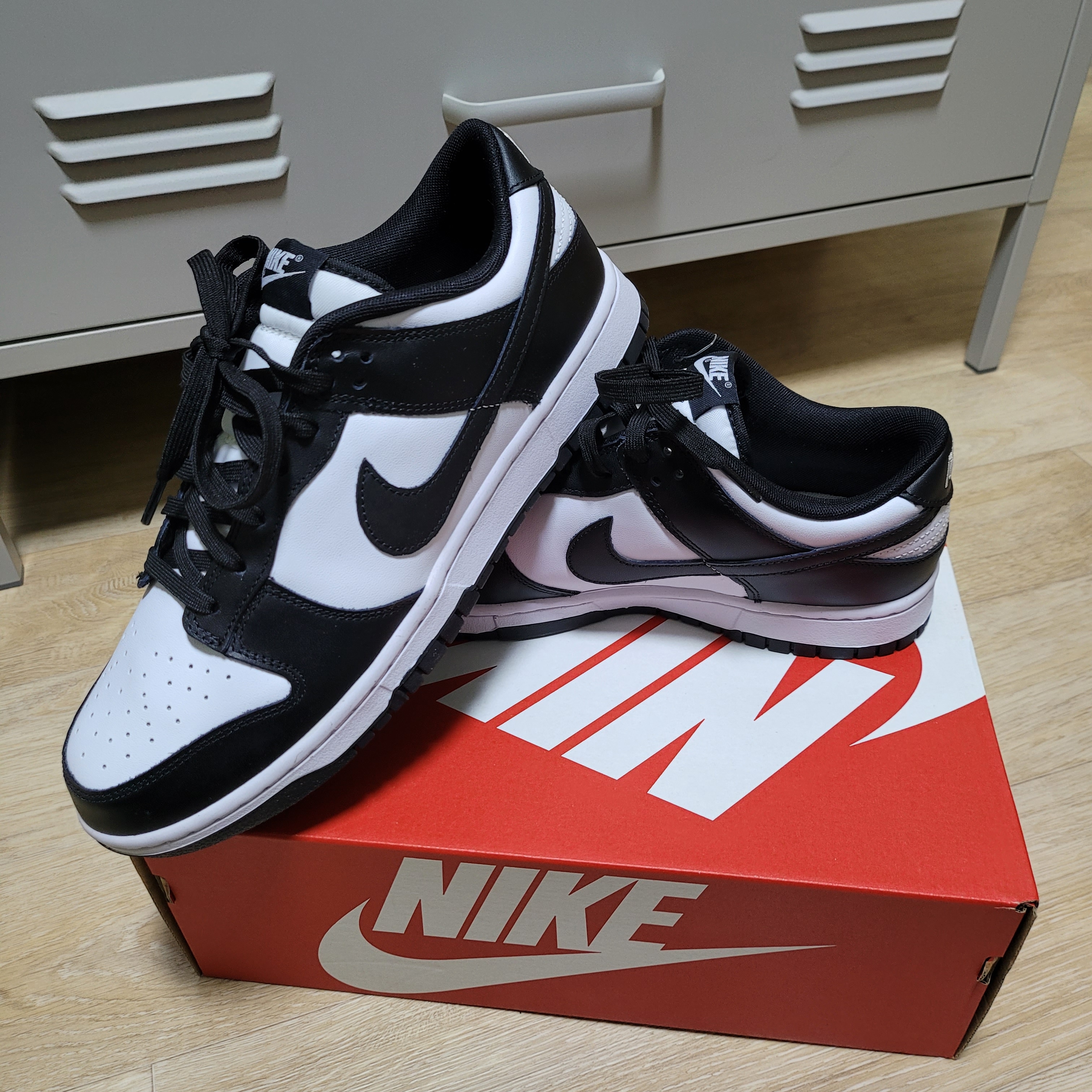 Nike Dunk Low Retro Black 착용 스타일 - 2