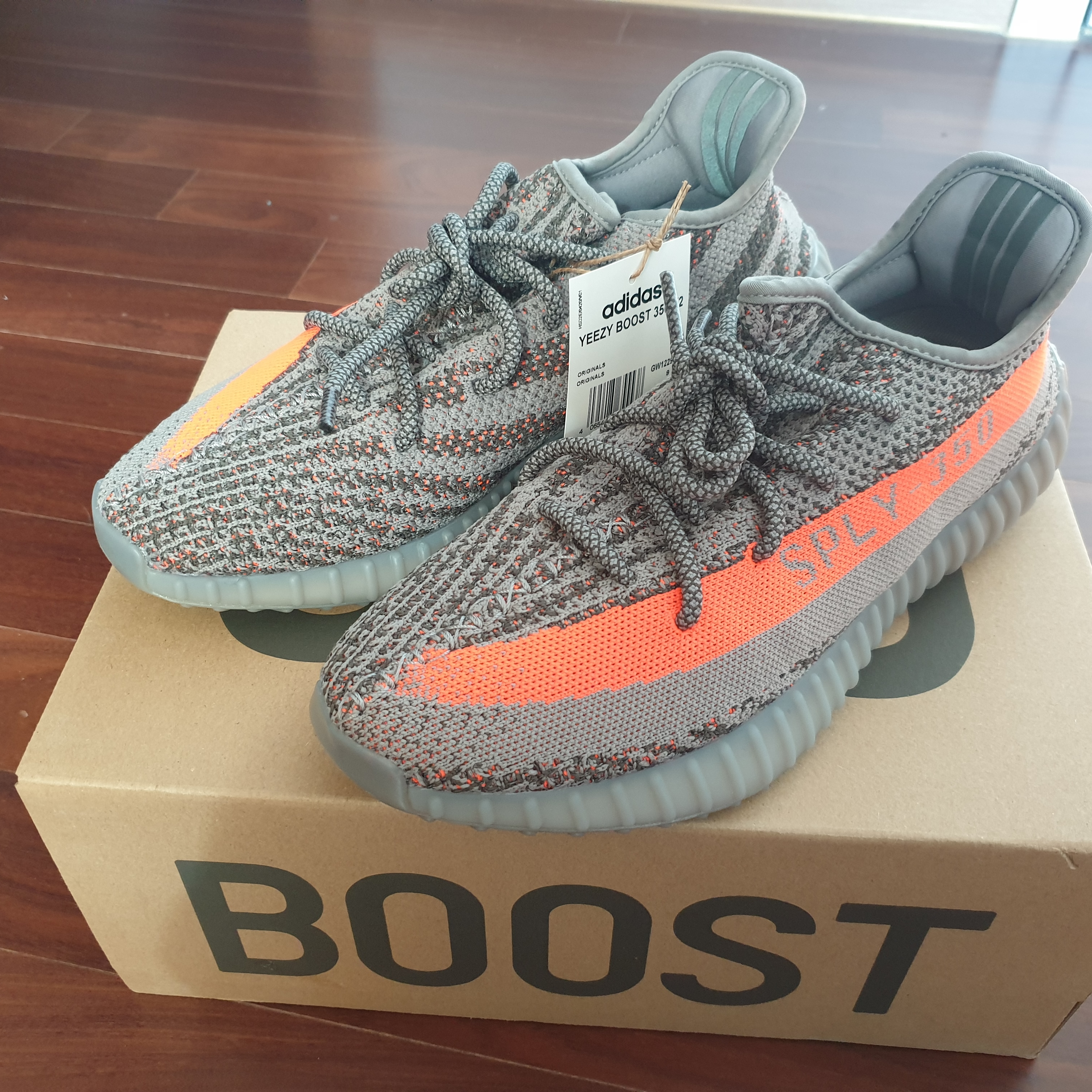 Adidas Yeezy Boost 350 V2 Beluga - Reflective 착용 스타일 - 1