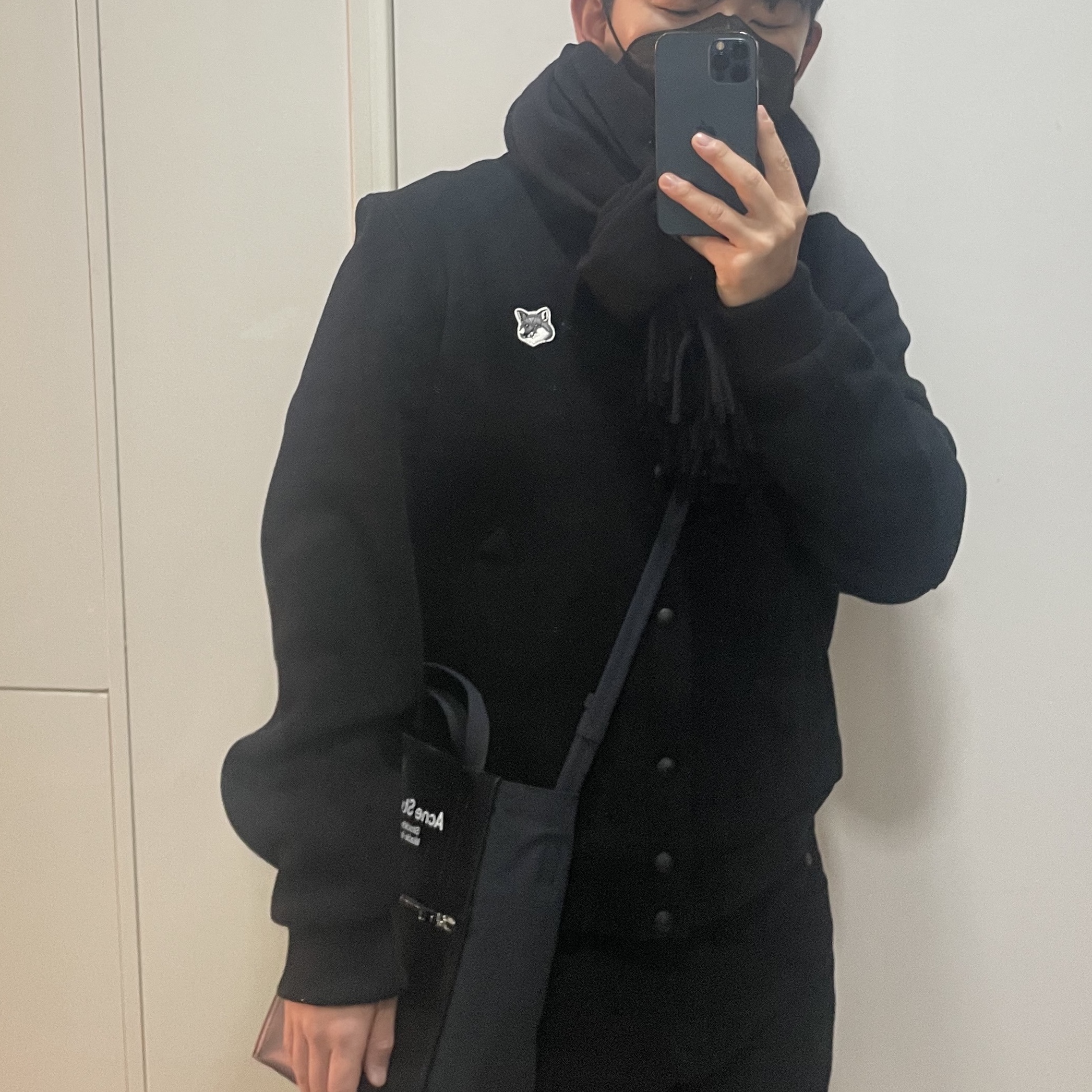 Acne Studios Baker Out Mini Tote Bag Black, Maison Kitsune Classic Teddy Black 착용 스타일