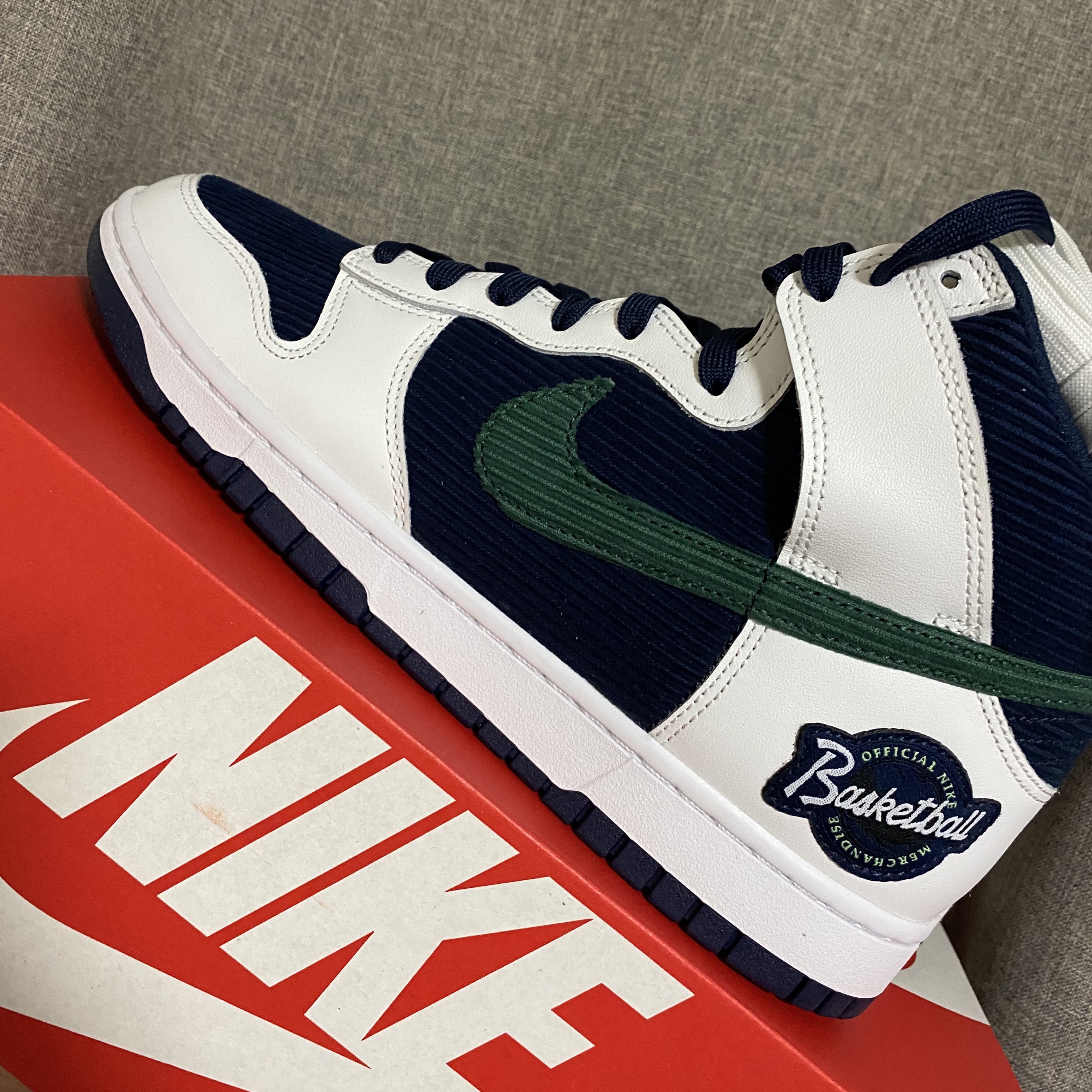 Nike Dunk High PRM EMB College Navy 착용 스타일