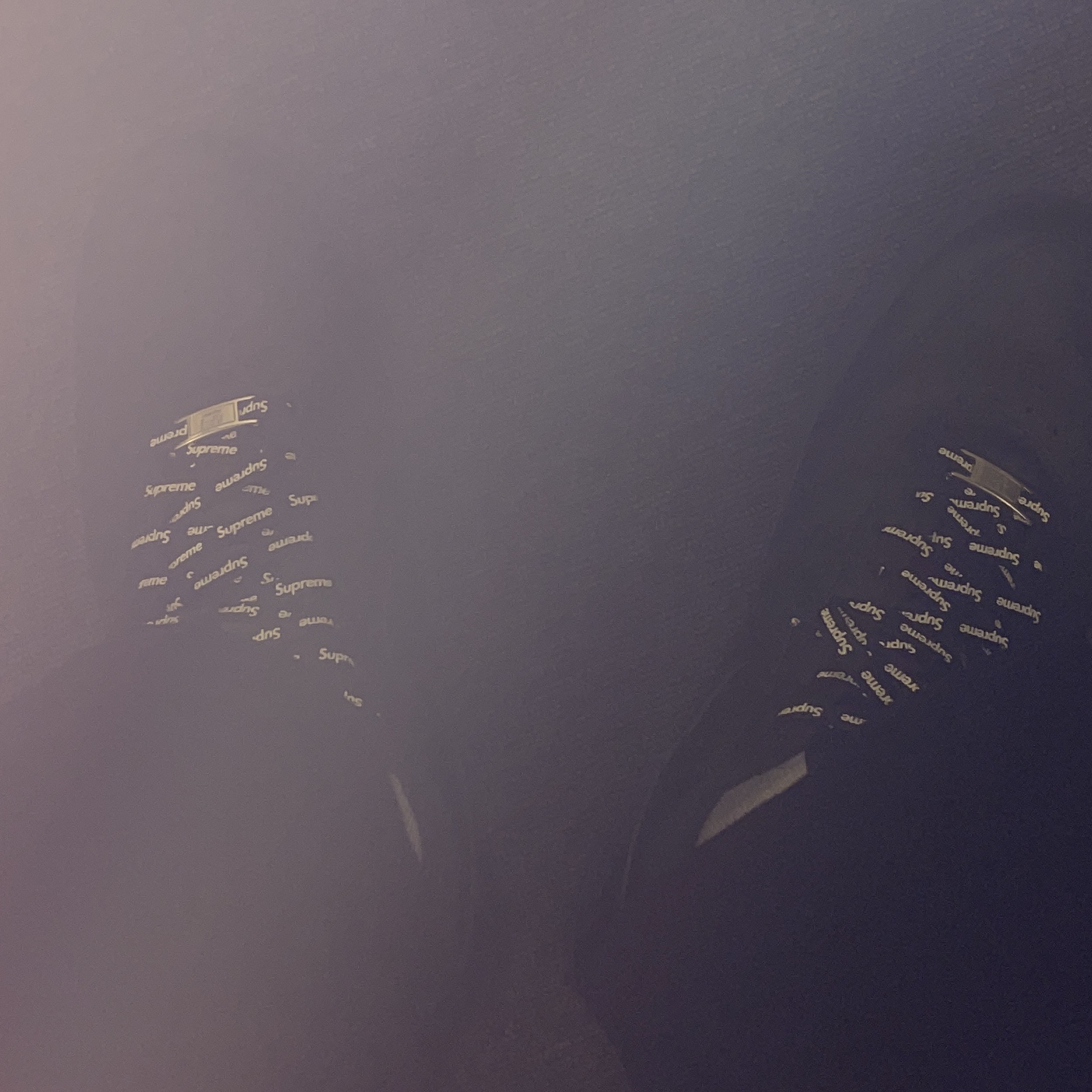 Nike x Supreme Air Force 1 Low Black 착용 스타일 - 3