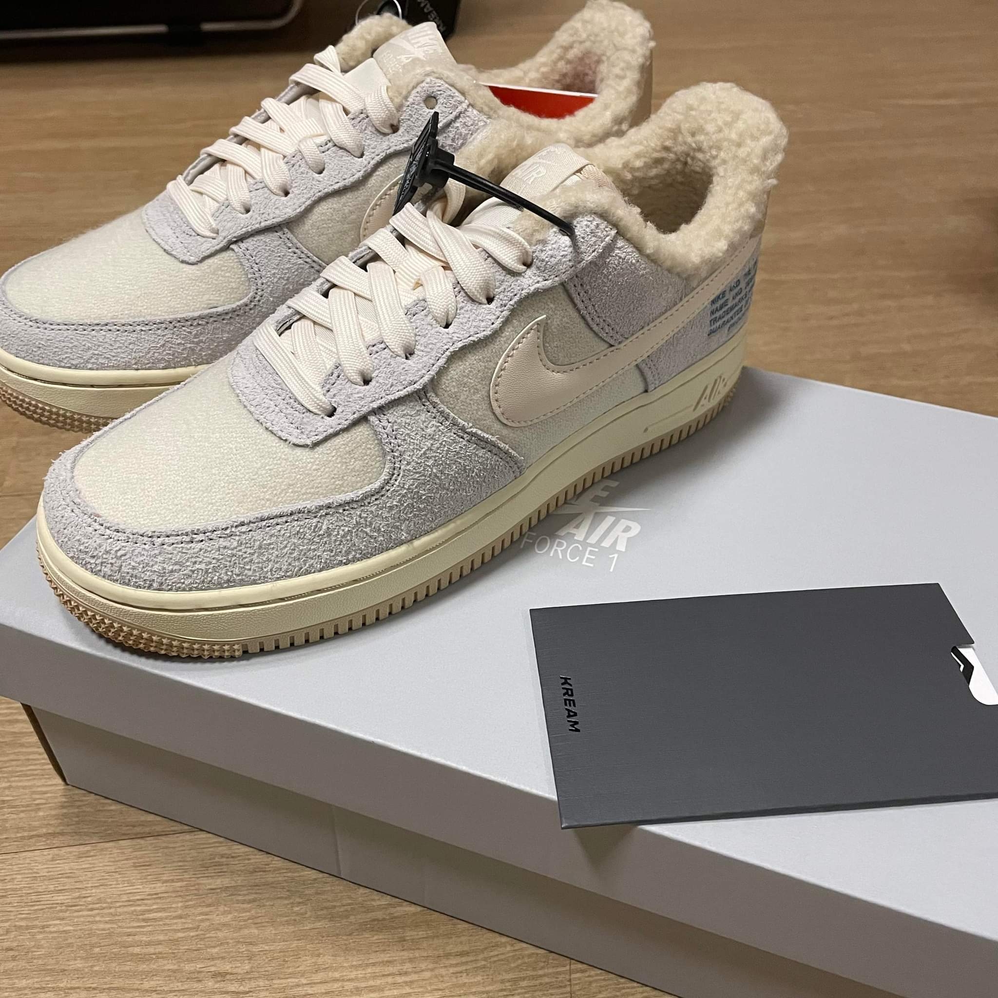 (W) Nike Air Force 1 '07 LV8 Photon Dust Cashmere 착용 스타일