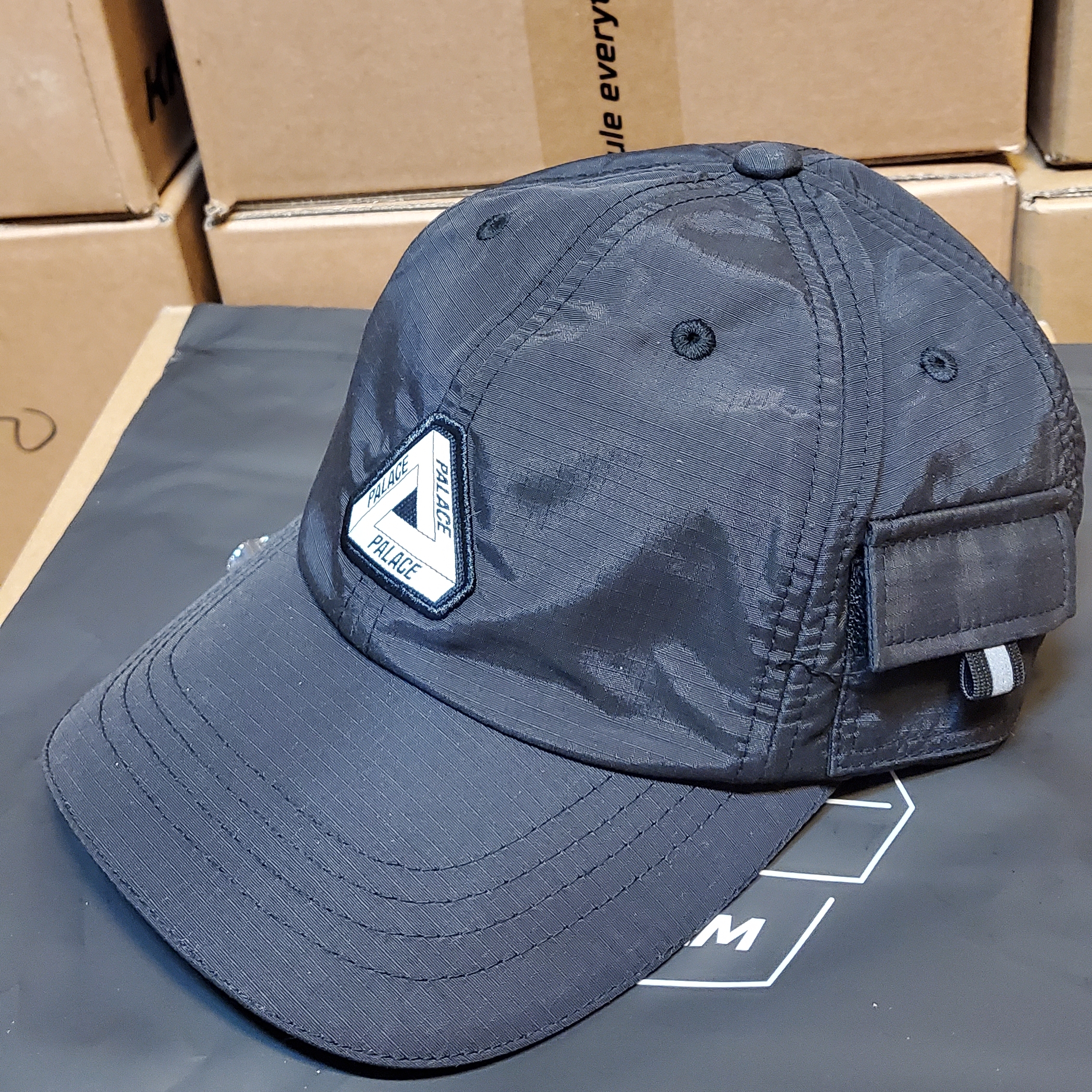 Palace Utility Shell 6-Panel Black - 21FW 착용 스타일