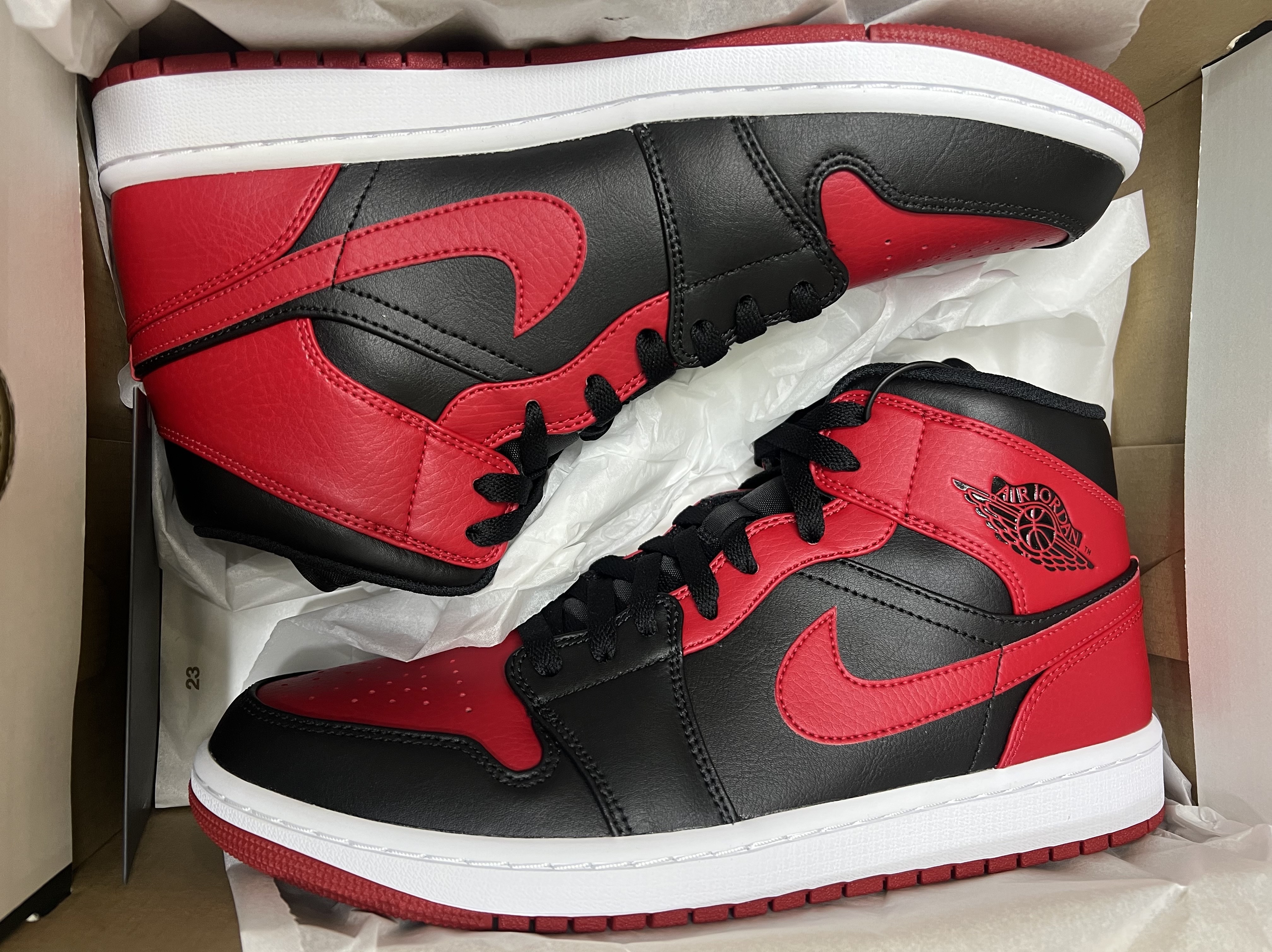 Jordan 1 Mid Bred Banned 2020 착용 스타일 - 2
