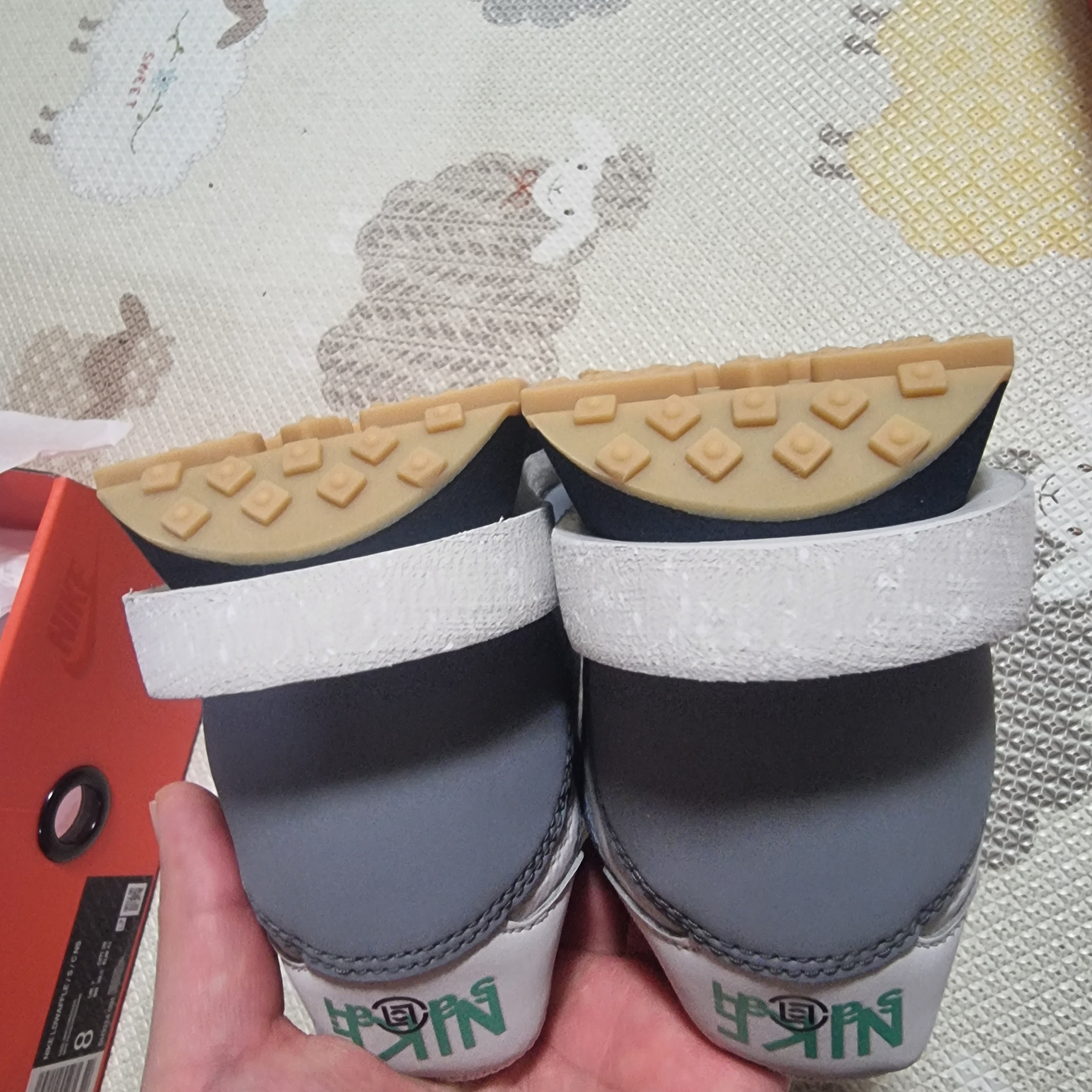 Nike x Sacai x Clot LDWaffle Cool Grey 착용 스타일 - 3