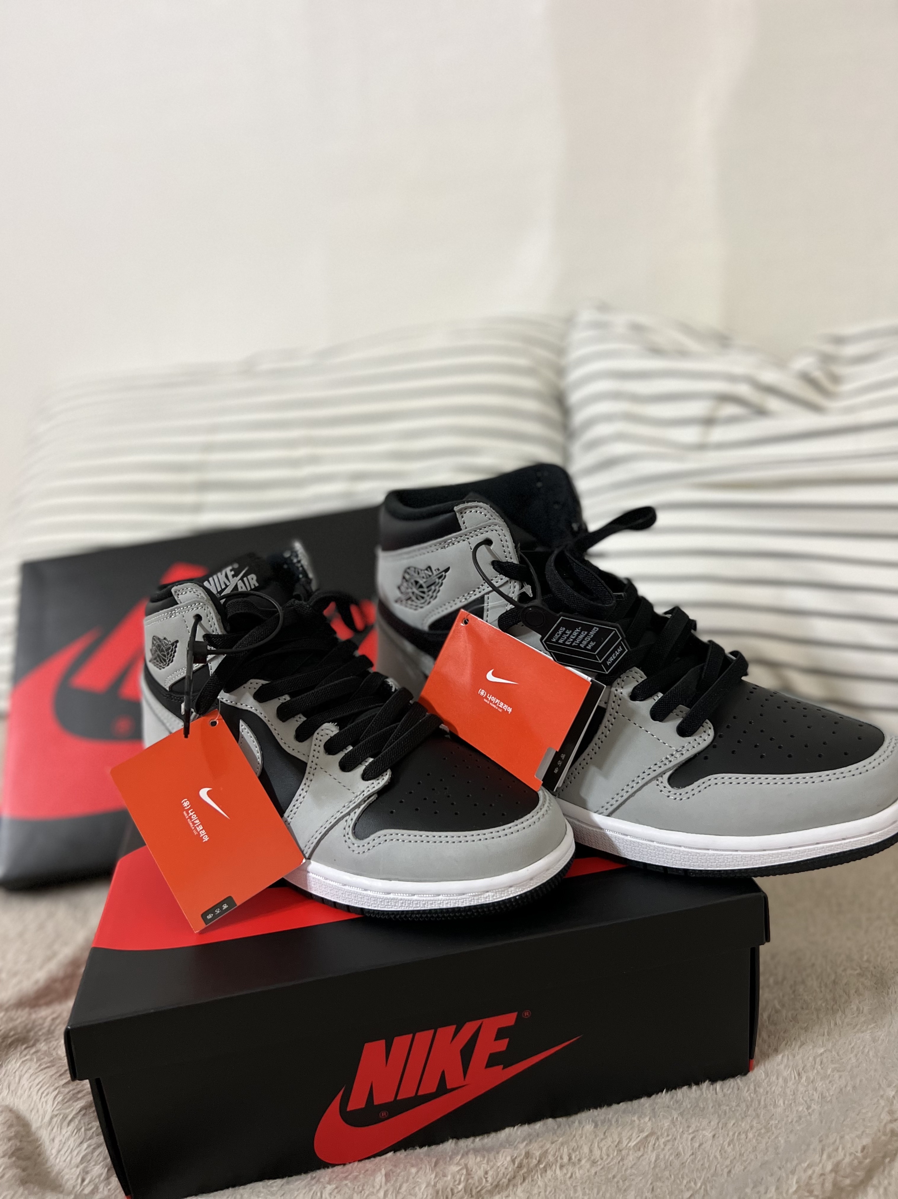 Jordan 1 Retro High OG Shadow 2.0, (GS) Jordan 1 Retro High OG Shadow 2.0 착용 스타일 - 3