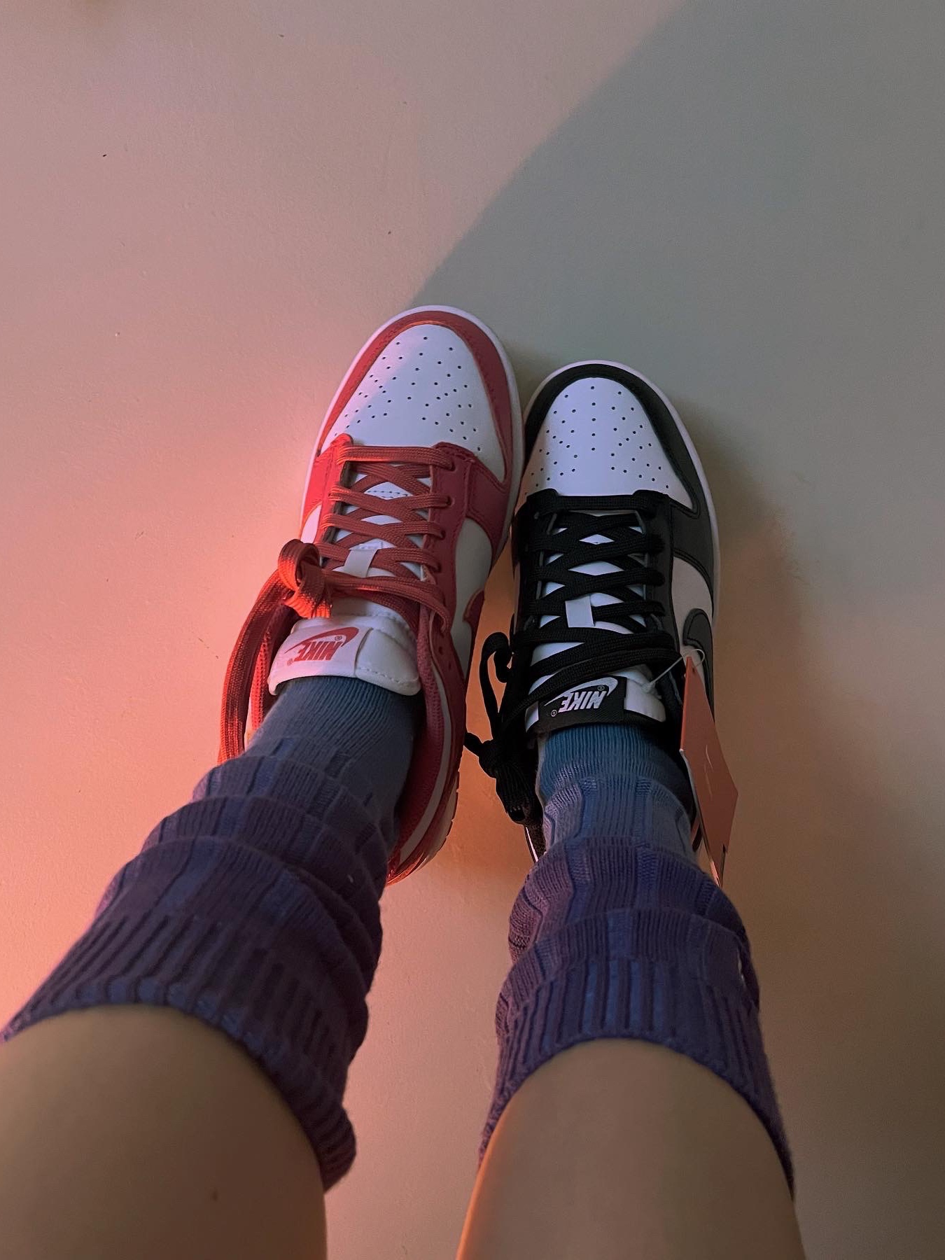 (W) Nike Dunk Low Black, (W) Nike Dunk Low Archeo Pink 착용 스타일 - 1