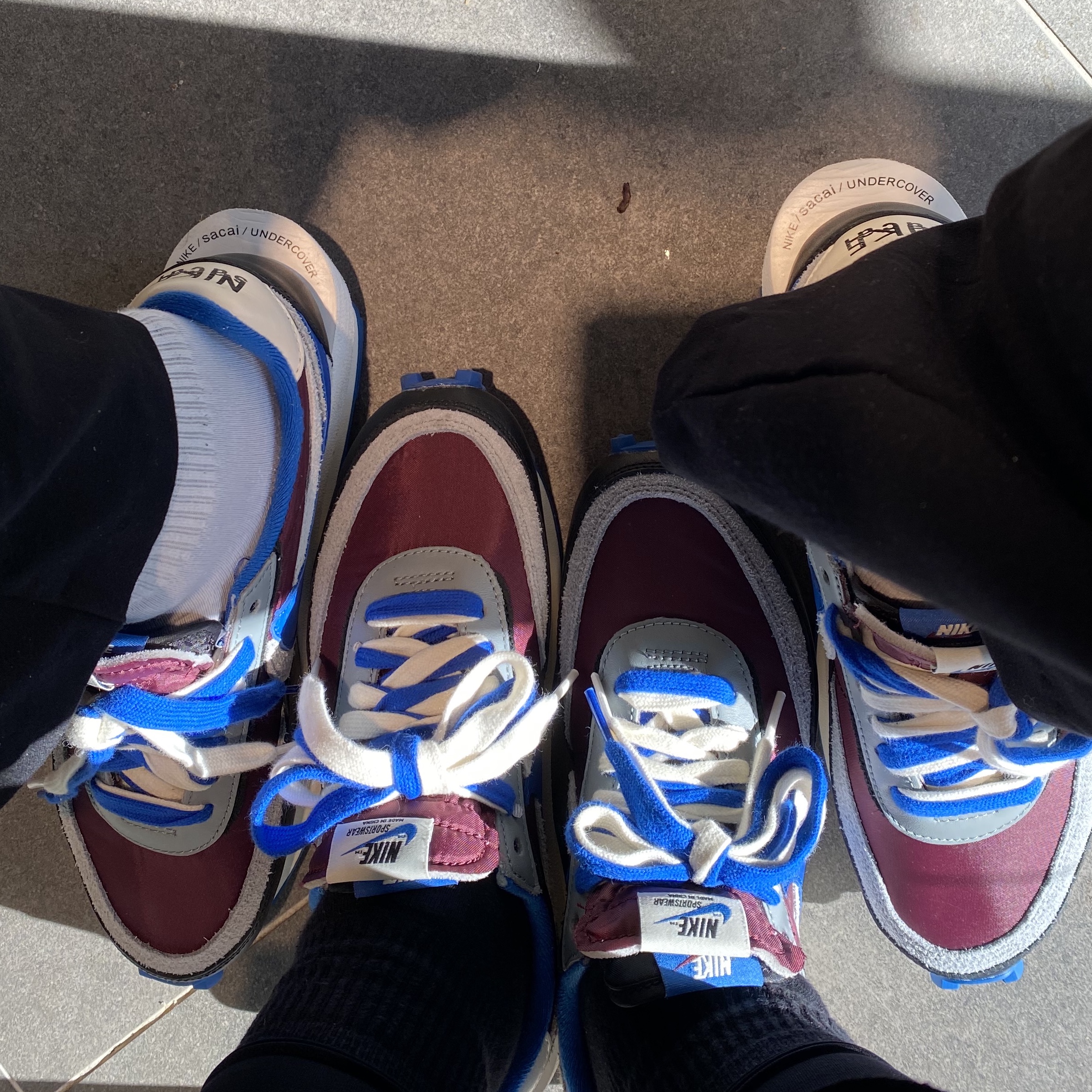 Nike x Sacai x Undercover LDWaffle Night Maroon Team Royal 착용 스타일