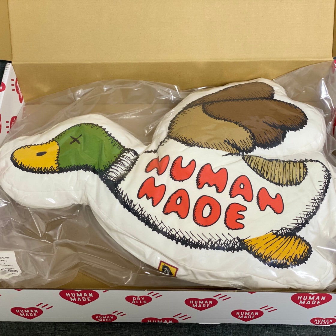 HUMAN MADE KAWS MADE CUSHION 気が付い #2 ウサギ HUMAN MADE KAWS MADE CUSHION 気が付い #2 ウサギ