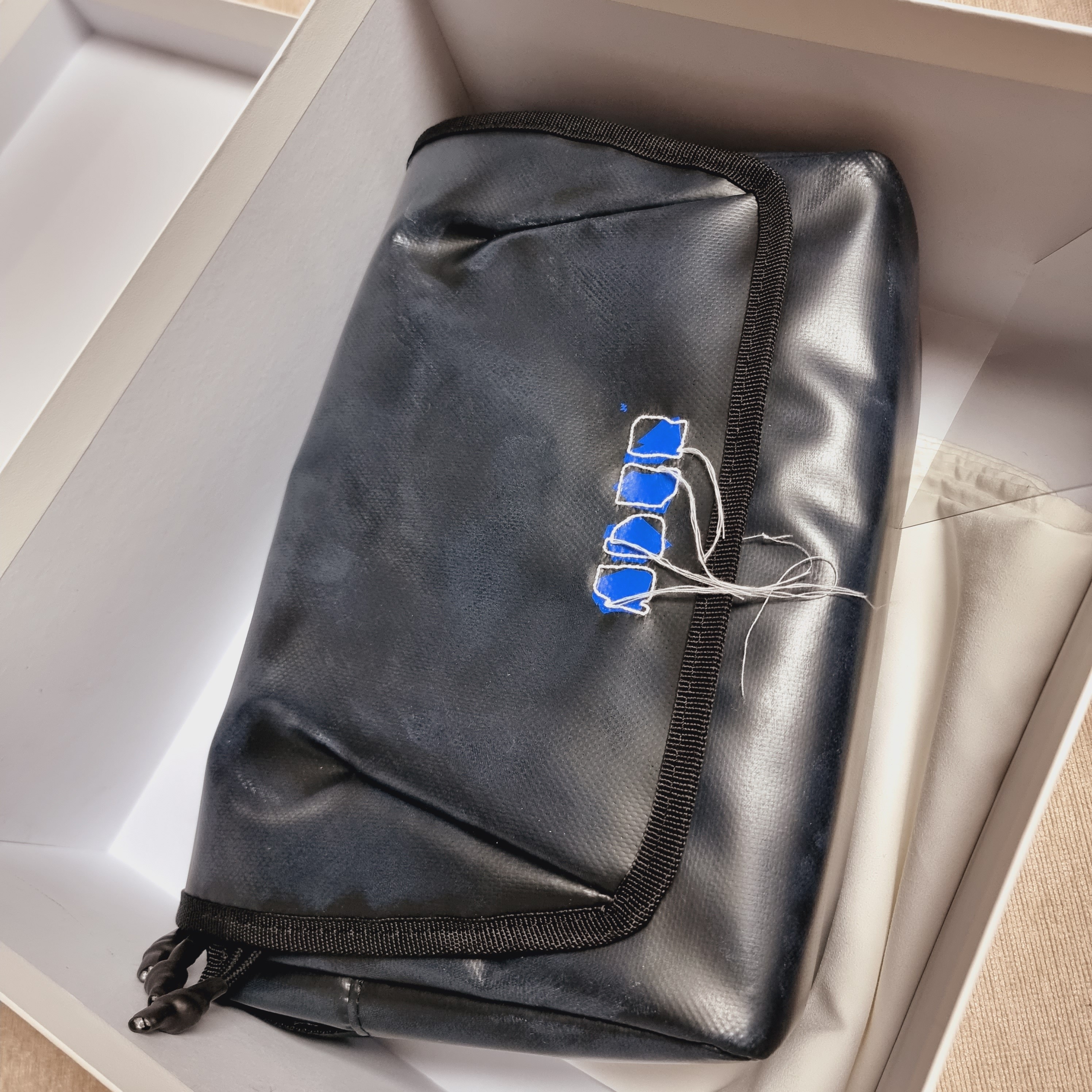 Ader Error Trace Admore Crossbody Bag Black 착용 스타일