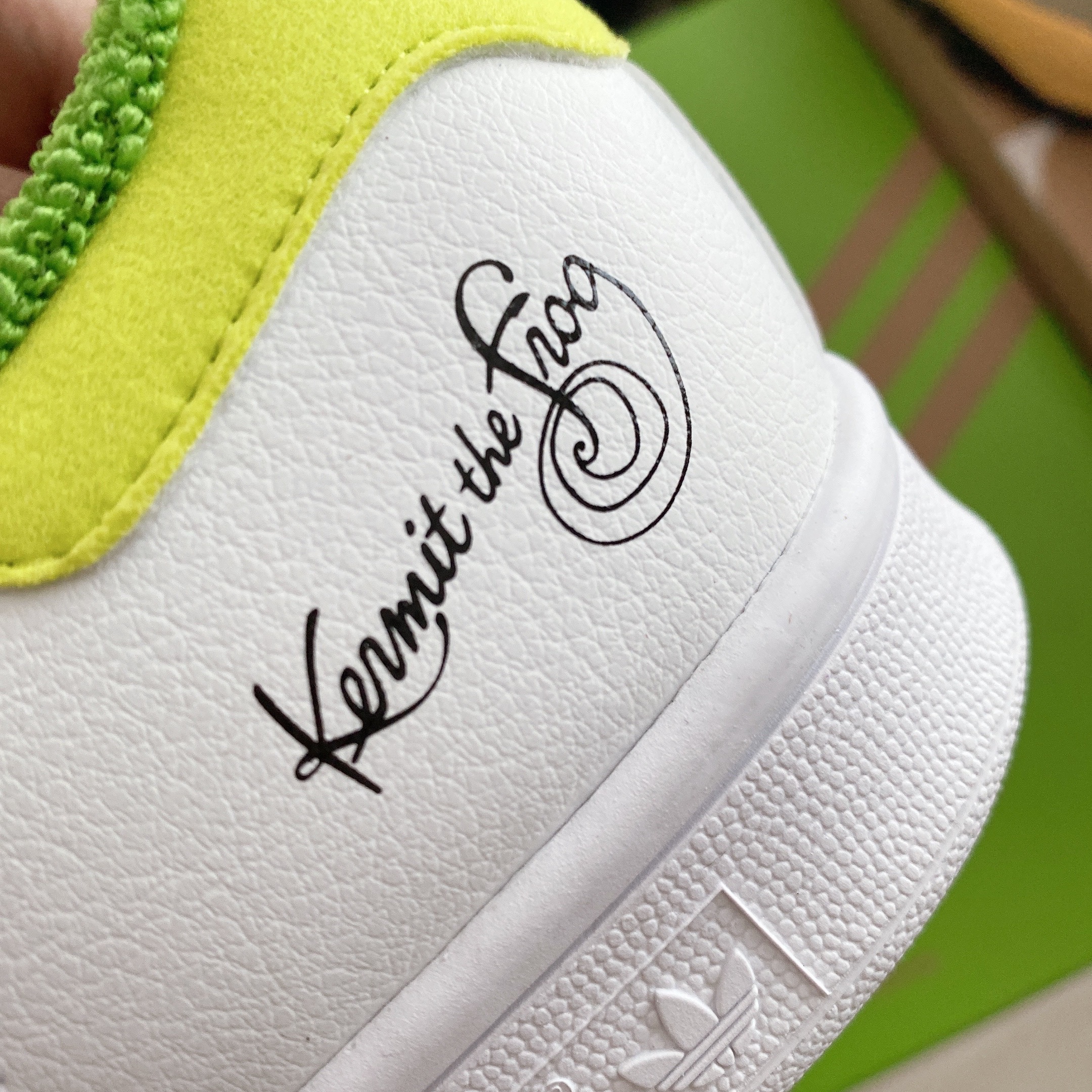 Adidas x Disney Stan Smith Kermit The Frog Green 착용 스타일 - 3