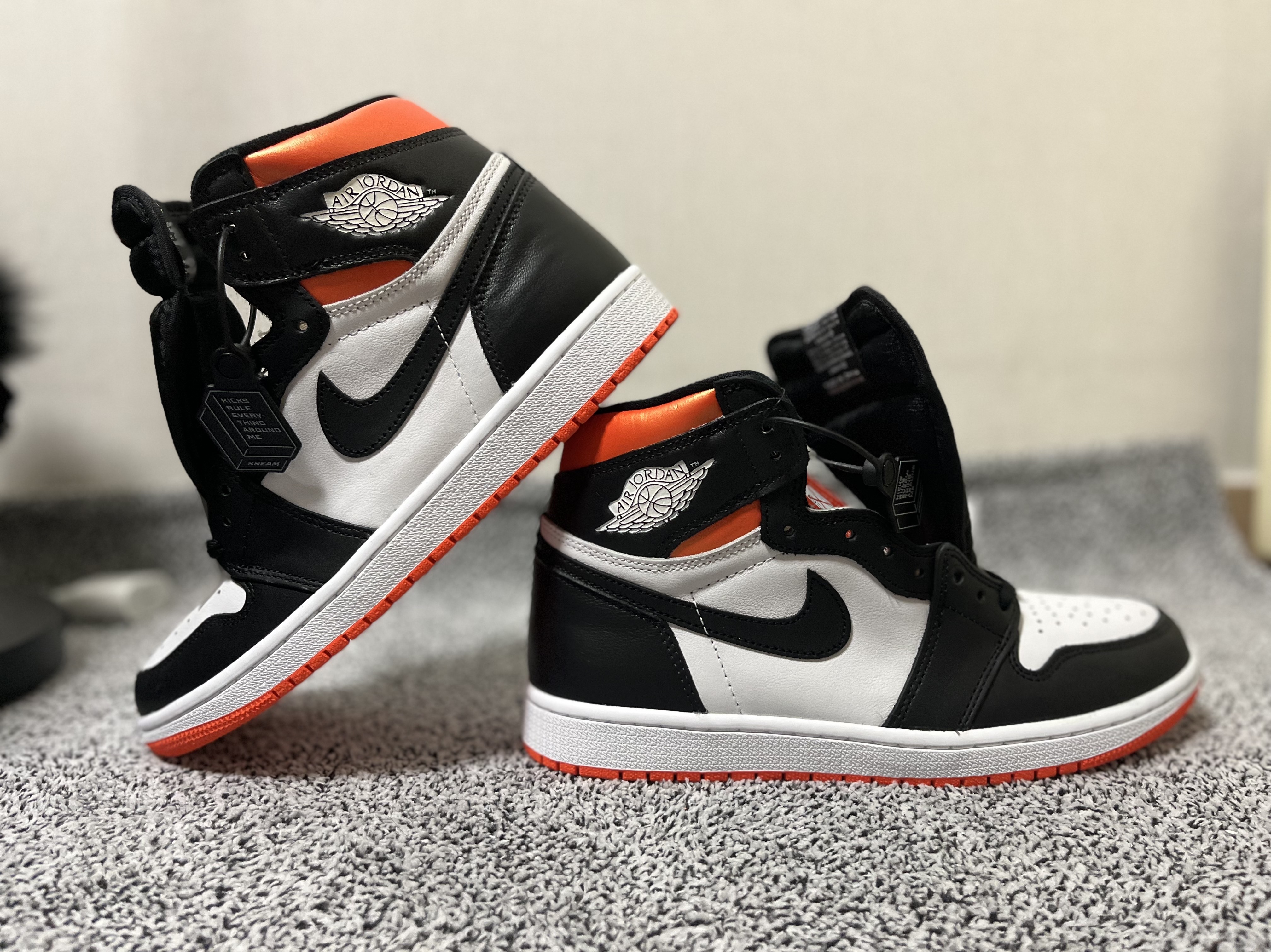 Jordan 1 Retro High OG Electro Orange, (GS) Jordan 1 Retro High OG Electro Orange 착용 스타일