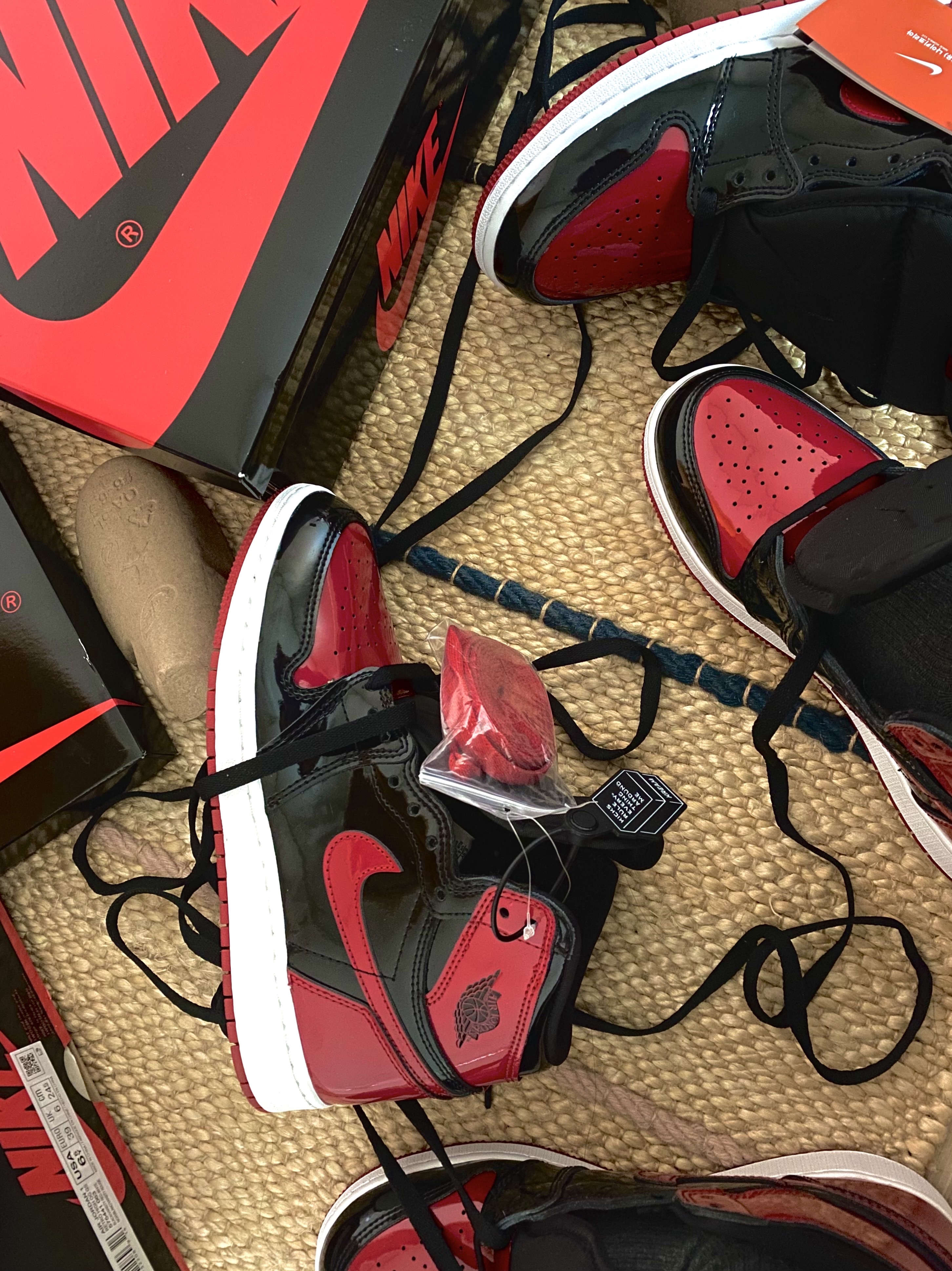 (GS) Jordan 1 Retro High OG Patent Bred, Jordan 1 Retro High OG Patent Bred 착용 스타일