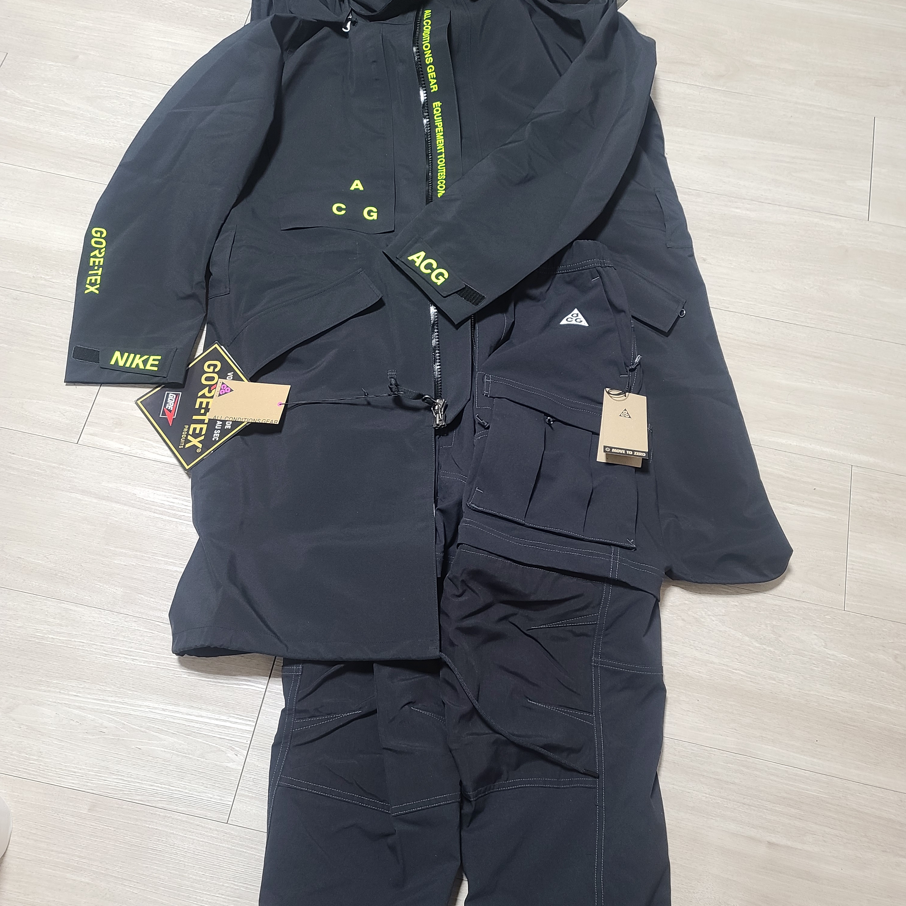Nike ACG Mountain Fly Gore-Tex Black and Dark Grey, Nike M NRG ACG Gore-Tex Coat Black 착용 스타일 - 2