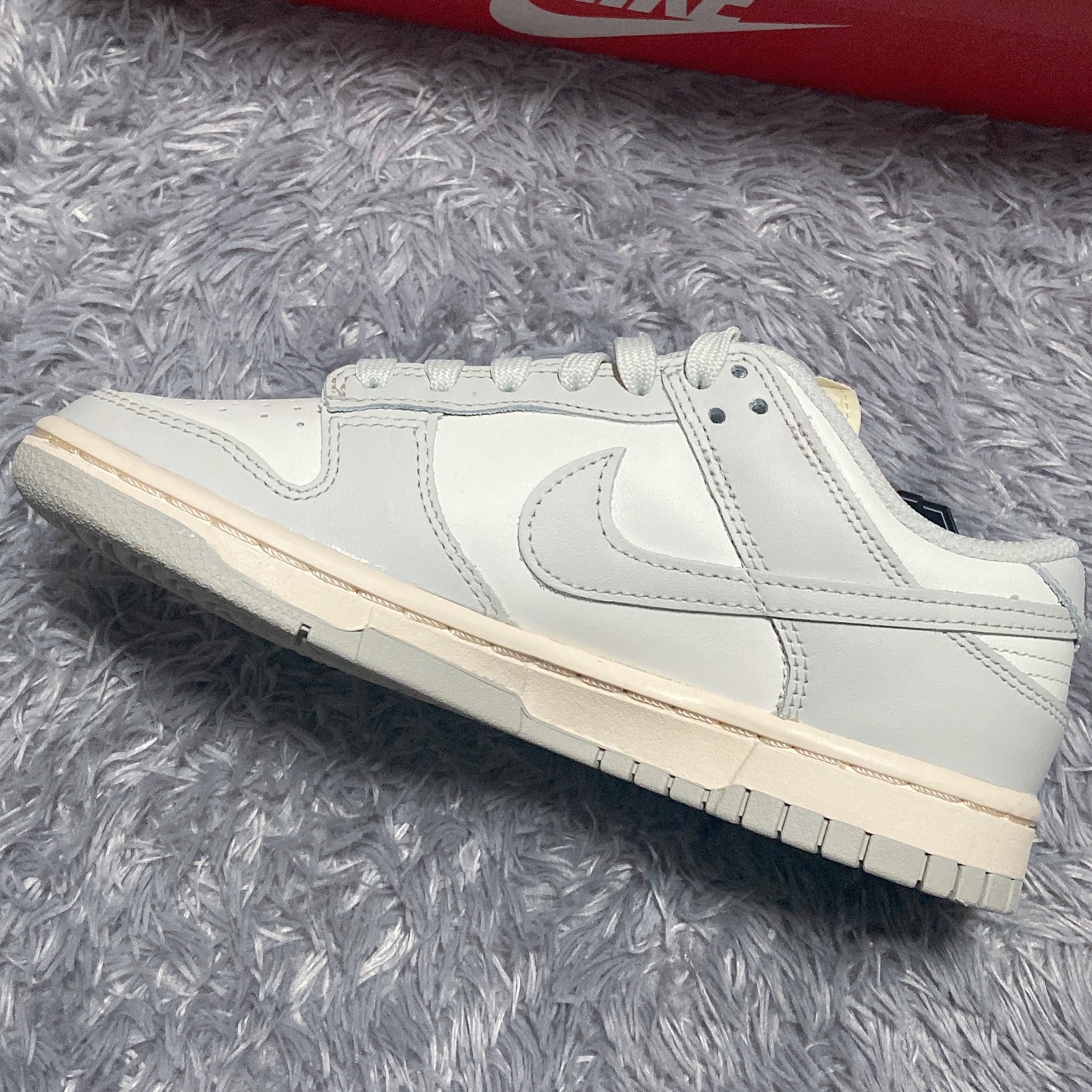 (W) Nike Dunk Low Light Bone 착용 스타일 - 2