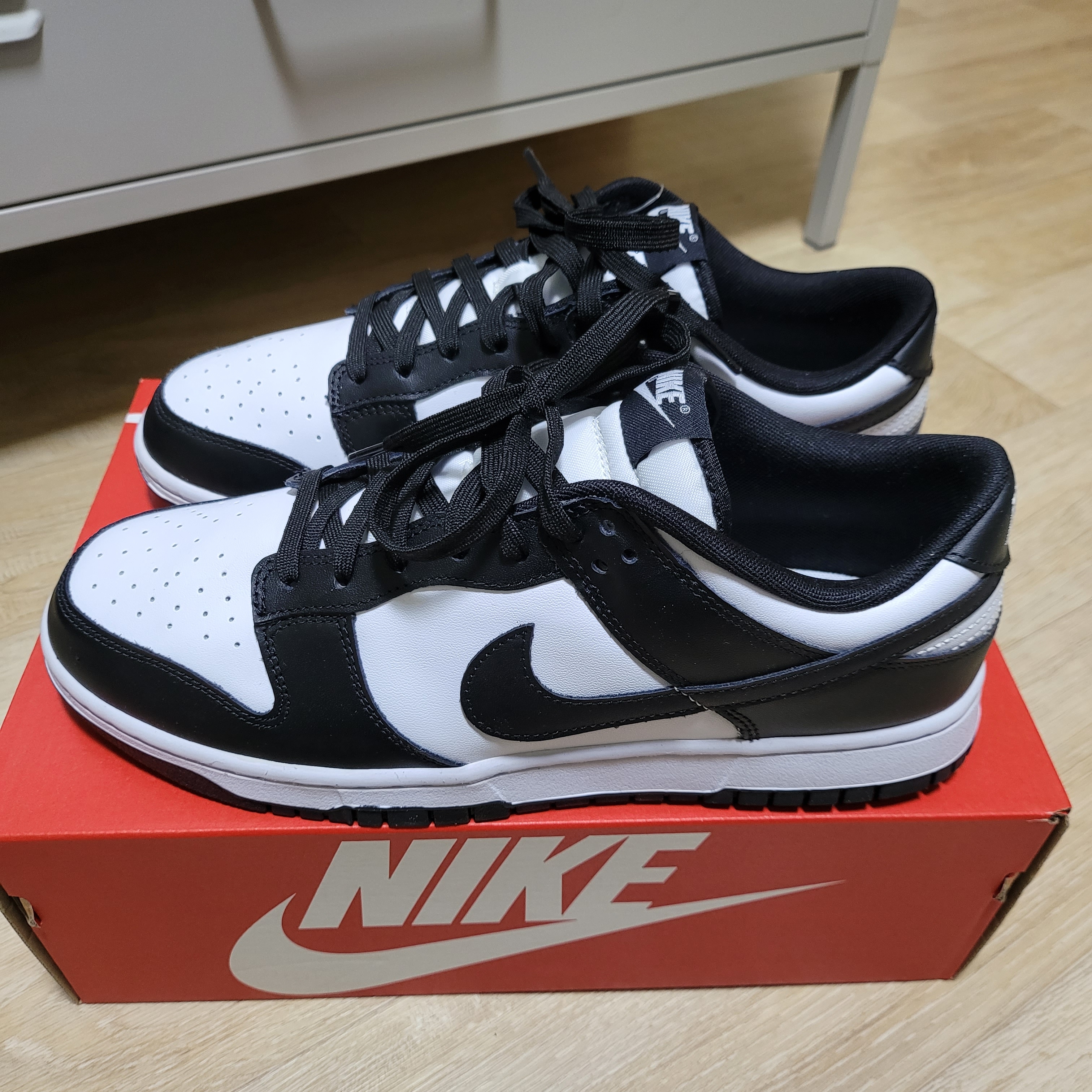 Nike Dunk Low Retro Black 착용 스타일 - 1