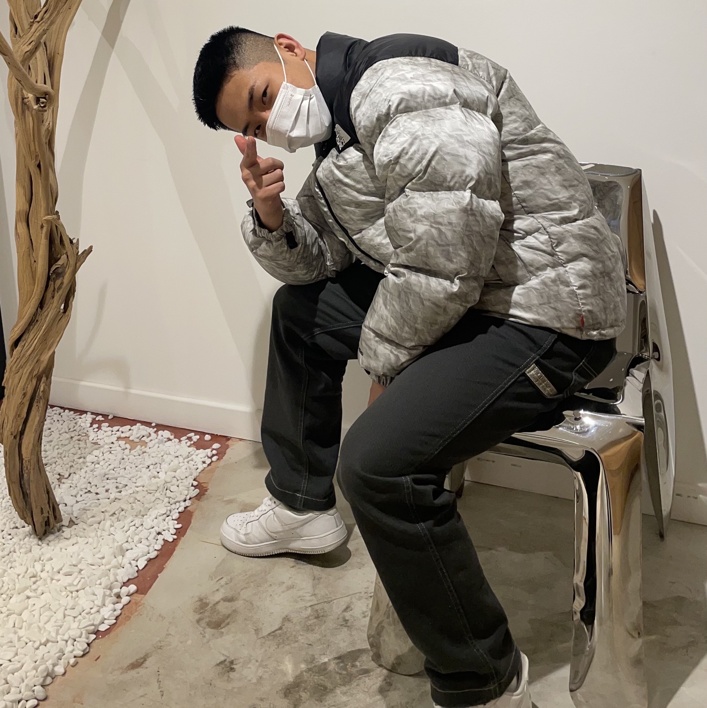 Supreme x The North Face Paper Print Nuptse Jacket - 19FW, Nike Air Force 1 '07 Low White 착용 스타일