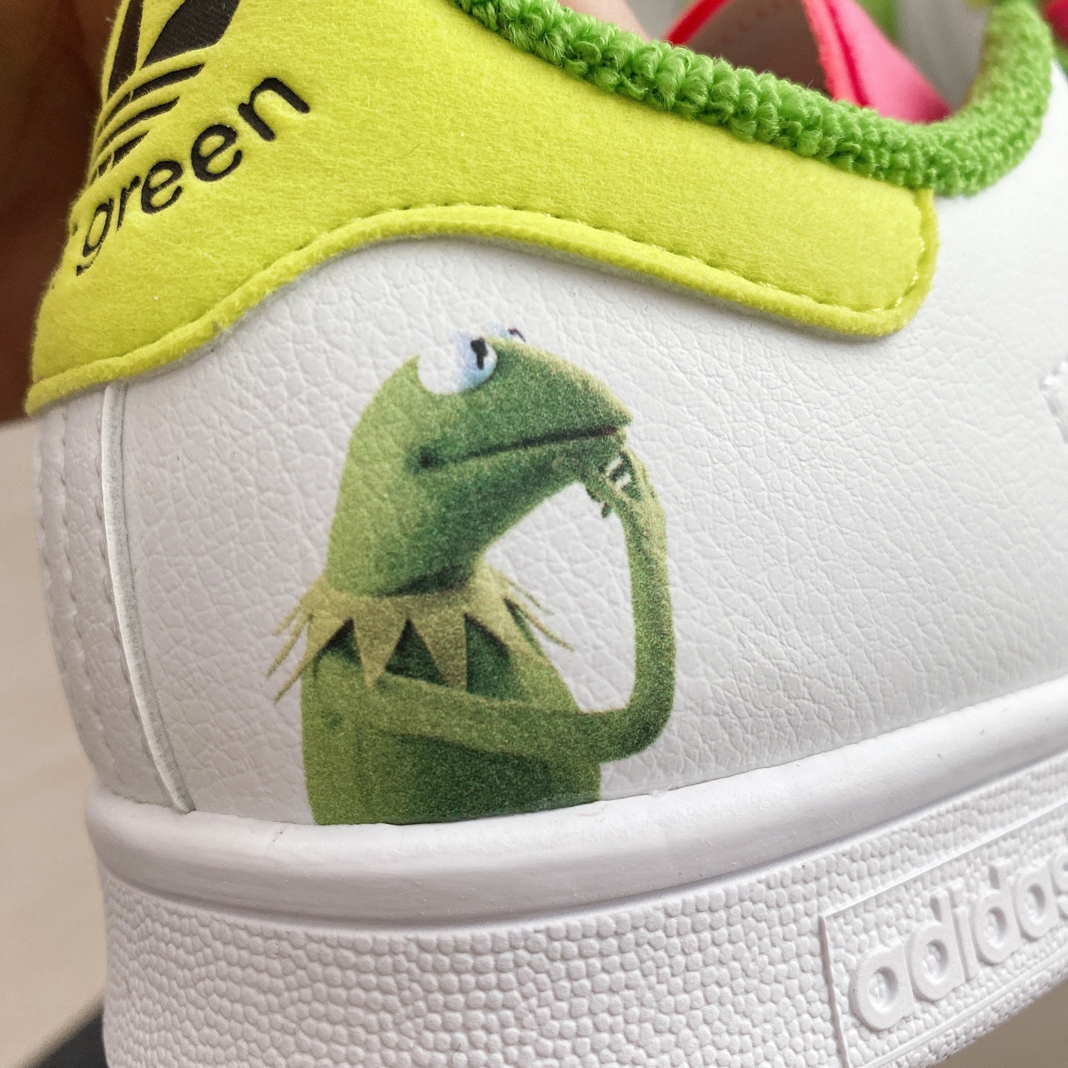Adidas x Disney Stan Smith Kermit The Frog Green 착용 스타일 - 1